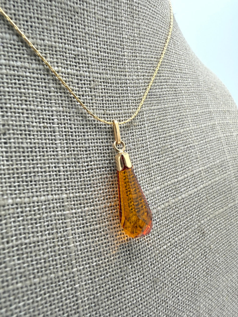 14K Gold & Honey Baltic Amber Drop Pendant – Faceted Amber – Lightweight Everyday Gold Pendant