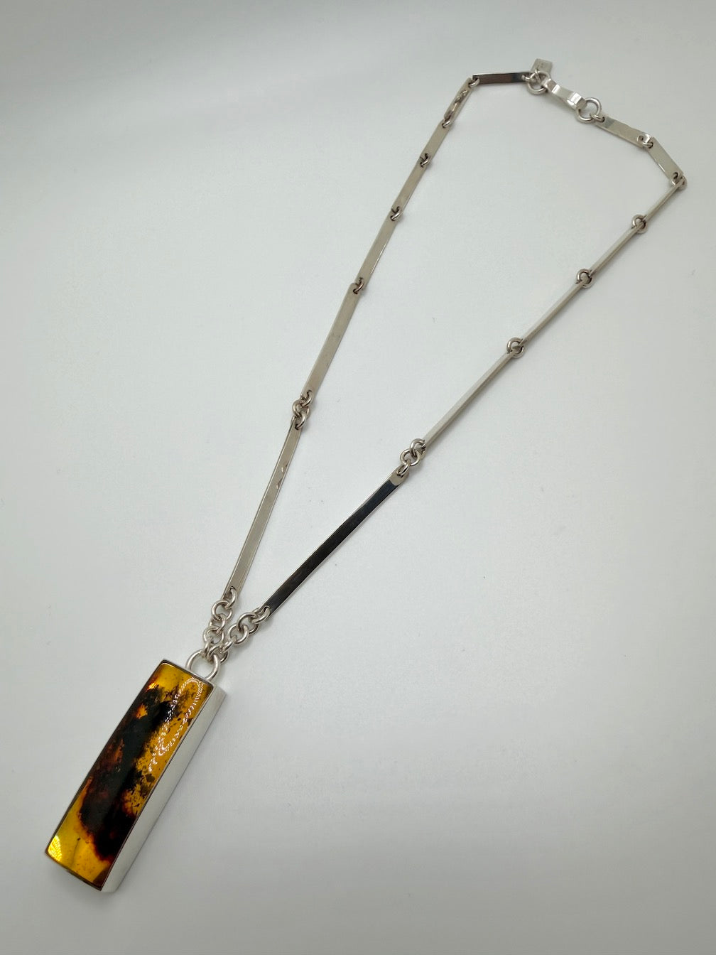 Ambermoda Designer Sterling Silver Rectangular Link Necklace with Genuine Honey Baltic Amber – Design by Mariusz Gliwiński