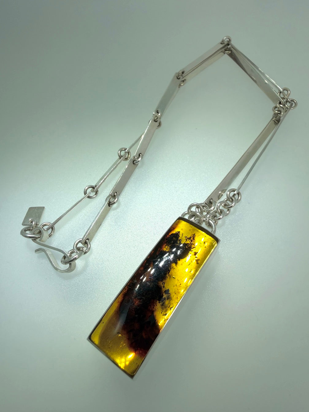 Ambermoda Designer Sterling Silver Rectangular Link Necklace with Genuine Honey Baltic Amber – Design by Mariusz Gliwiński