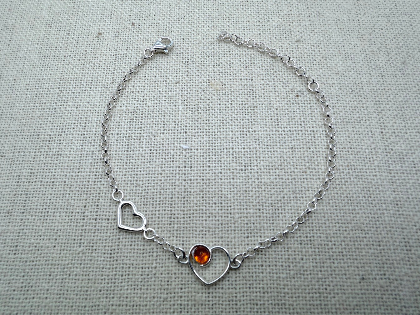 Baltic Amber Heart Chain Bracelet – Sterling Silver, Lightweight & Minimalist Design