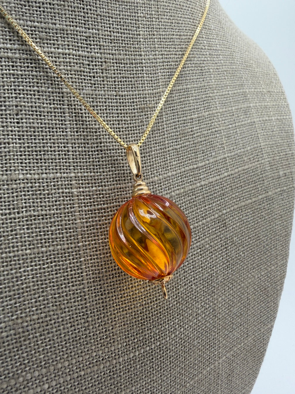 Rare Faceted Baltic Amber Pendant & Earrings Set – 14K Gold
