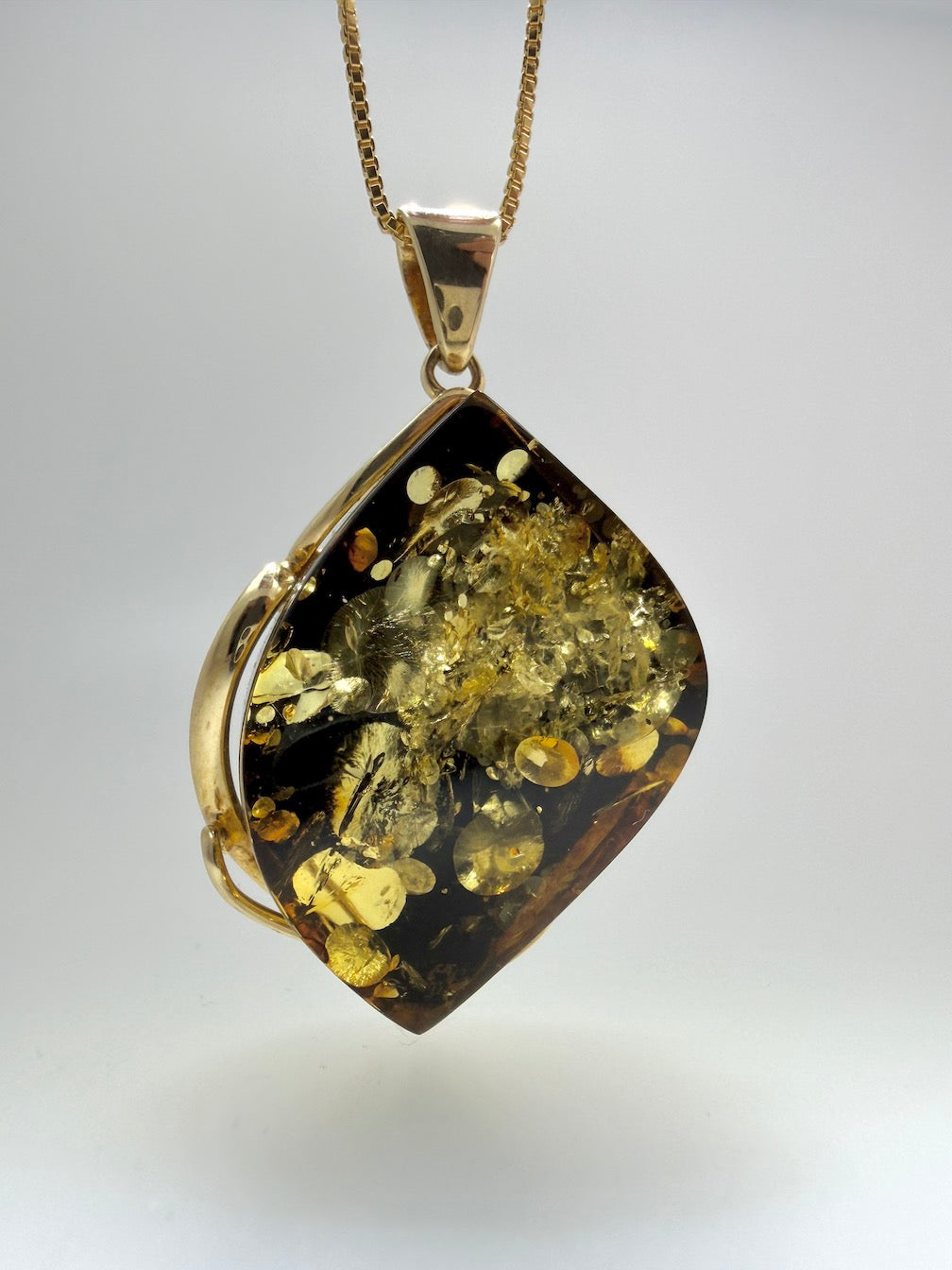 Modern Faceted Gold Plated Sterling Silver & Genuine Green Baltic Amber Pendant Necklace — One-of-a-Kind Museum Quality