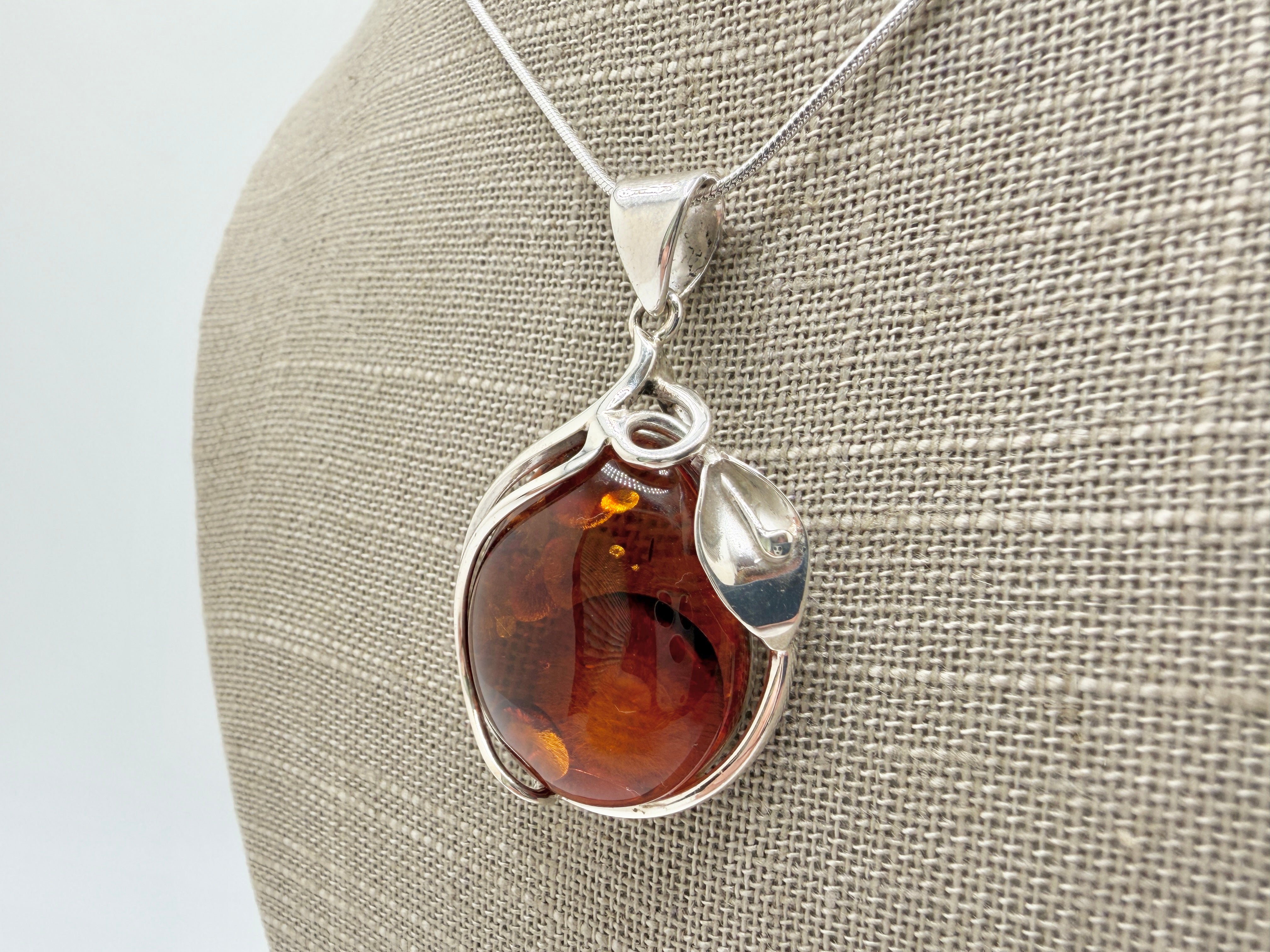 Handmade in Poland 925 Sterling Silver Calla Lily Honey Baltic Amber Pendant Necklace – Genuine Baltic Amber Jewelry