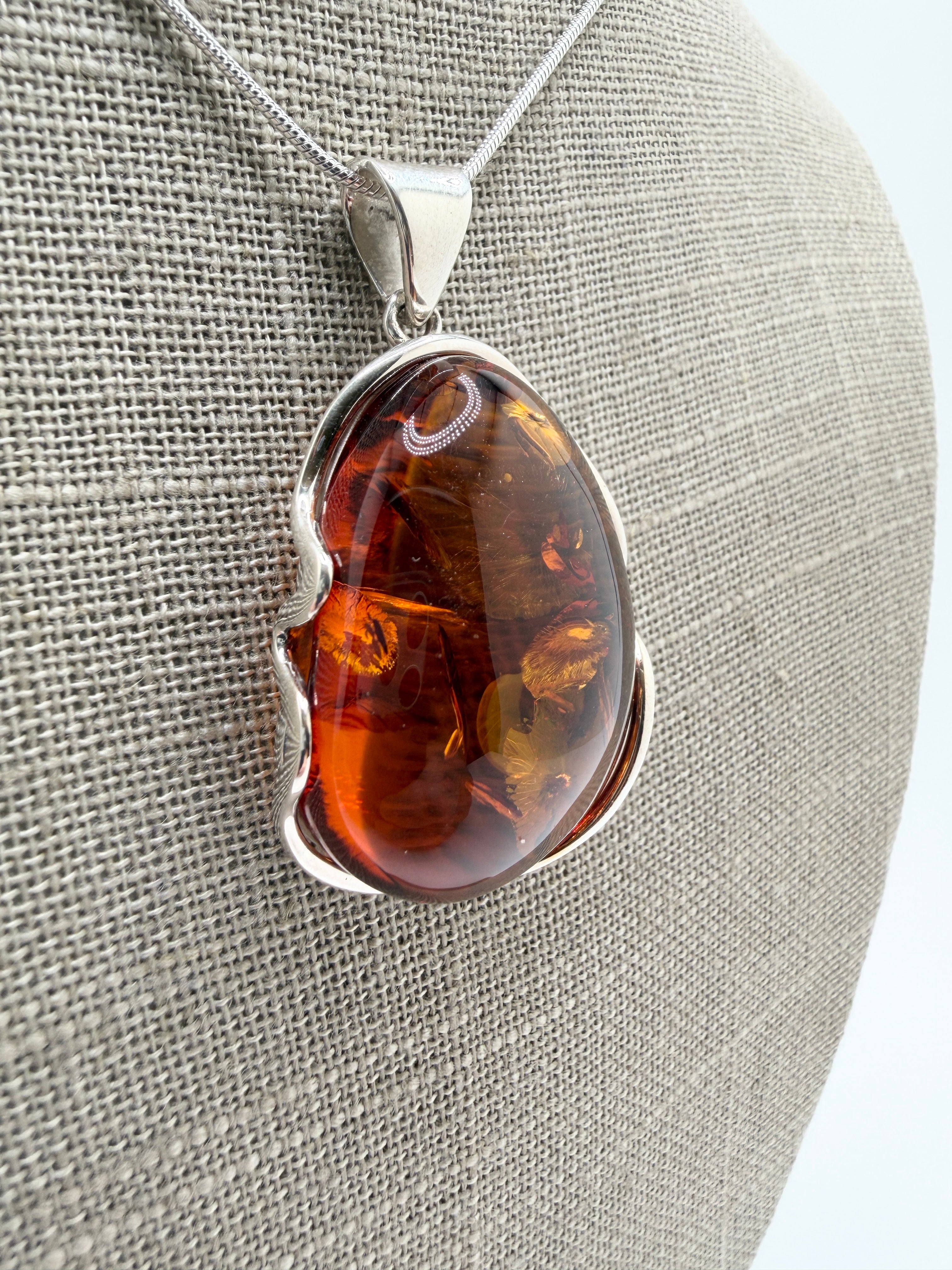 Handmade in Poland 925 Sterling Silver Honey Baltic Amber Ombre Pendant Necklace – Genuine Baltic Amber Jewelry