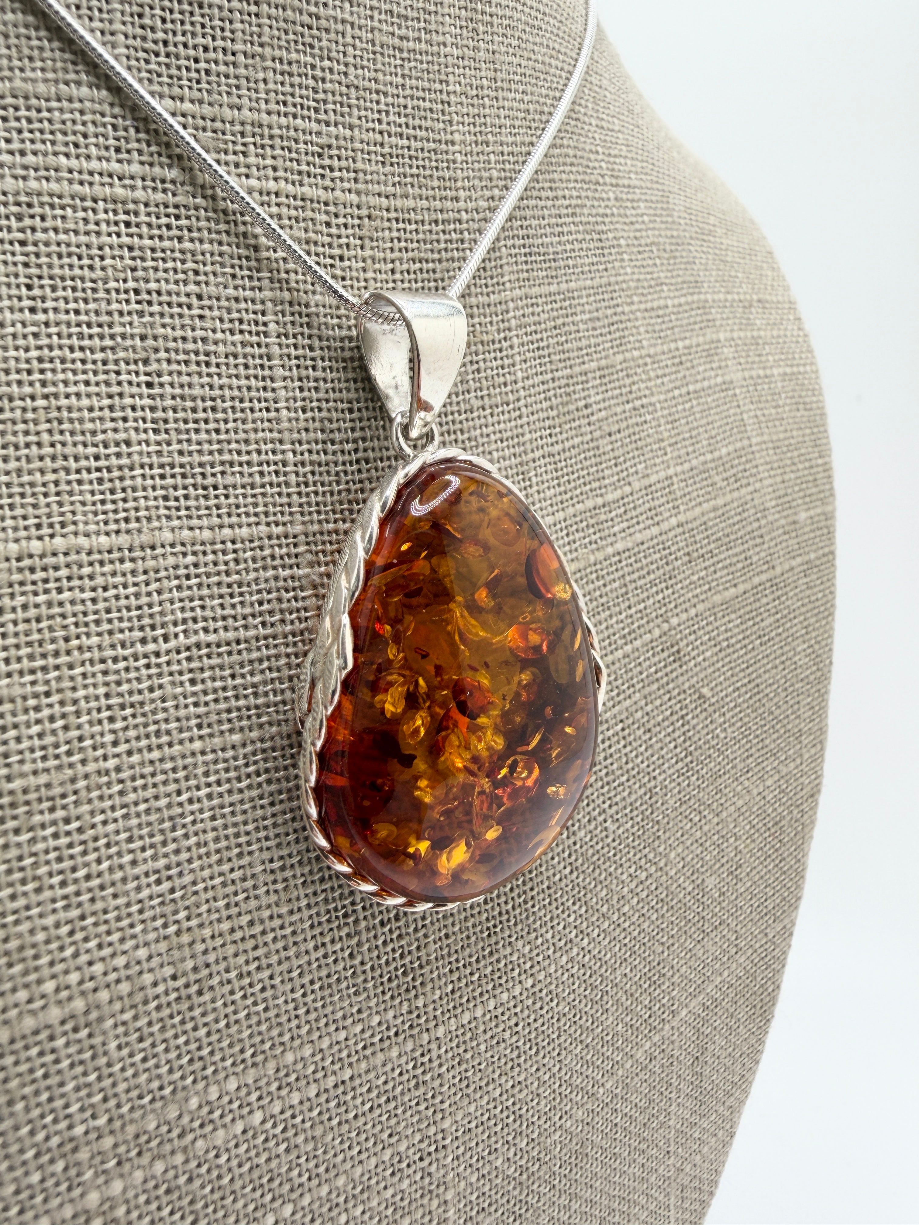 Handmade in Poland 925 Sterling Silver Honey Baltic Amber Ombre Pendant Necklace – Genuine Baltic Amber Jewelry (Copy)