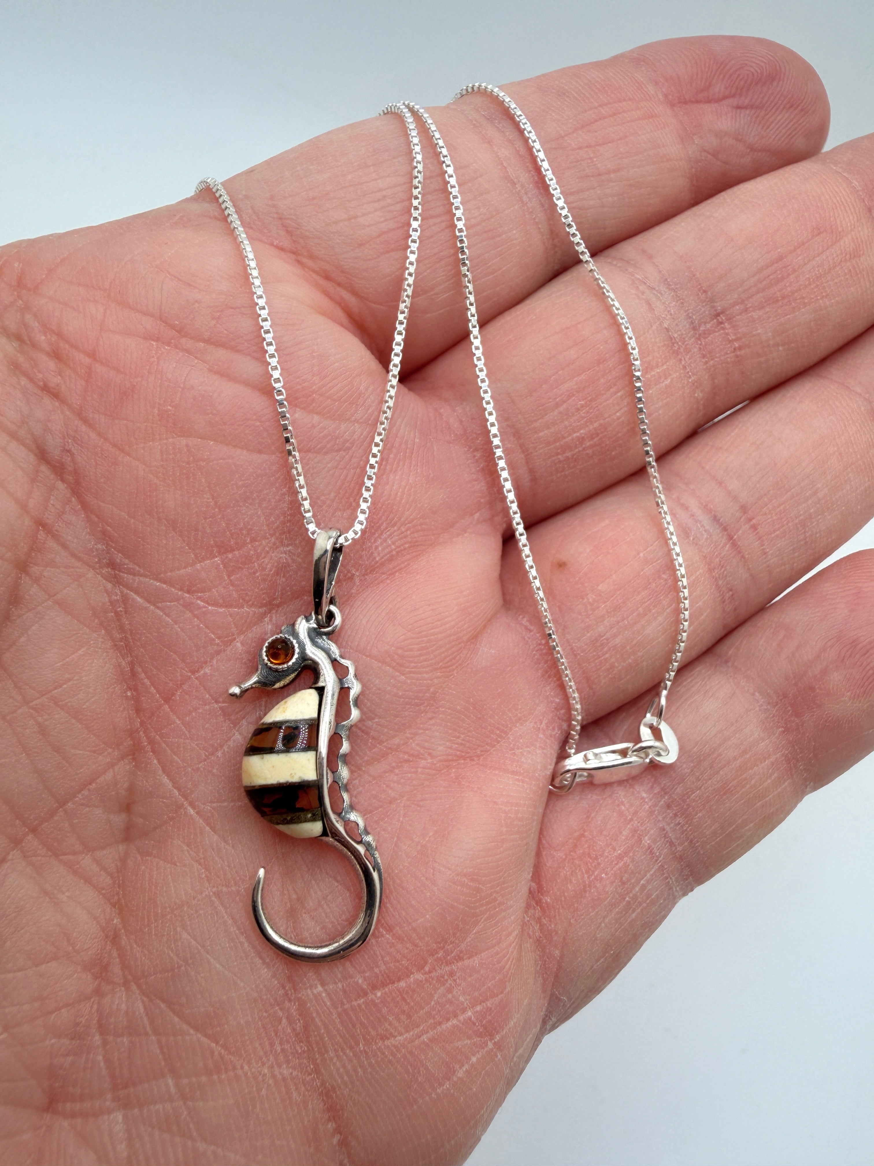 Baltic Amber Seahorse Pendant – Sterling Silver – Whimsical Ocean-Inspired Jewelry – Made in Poland