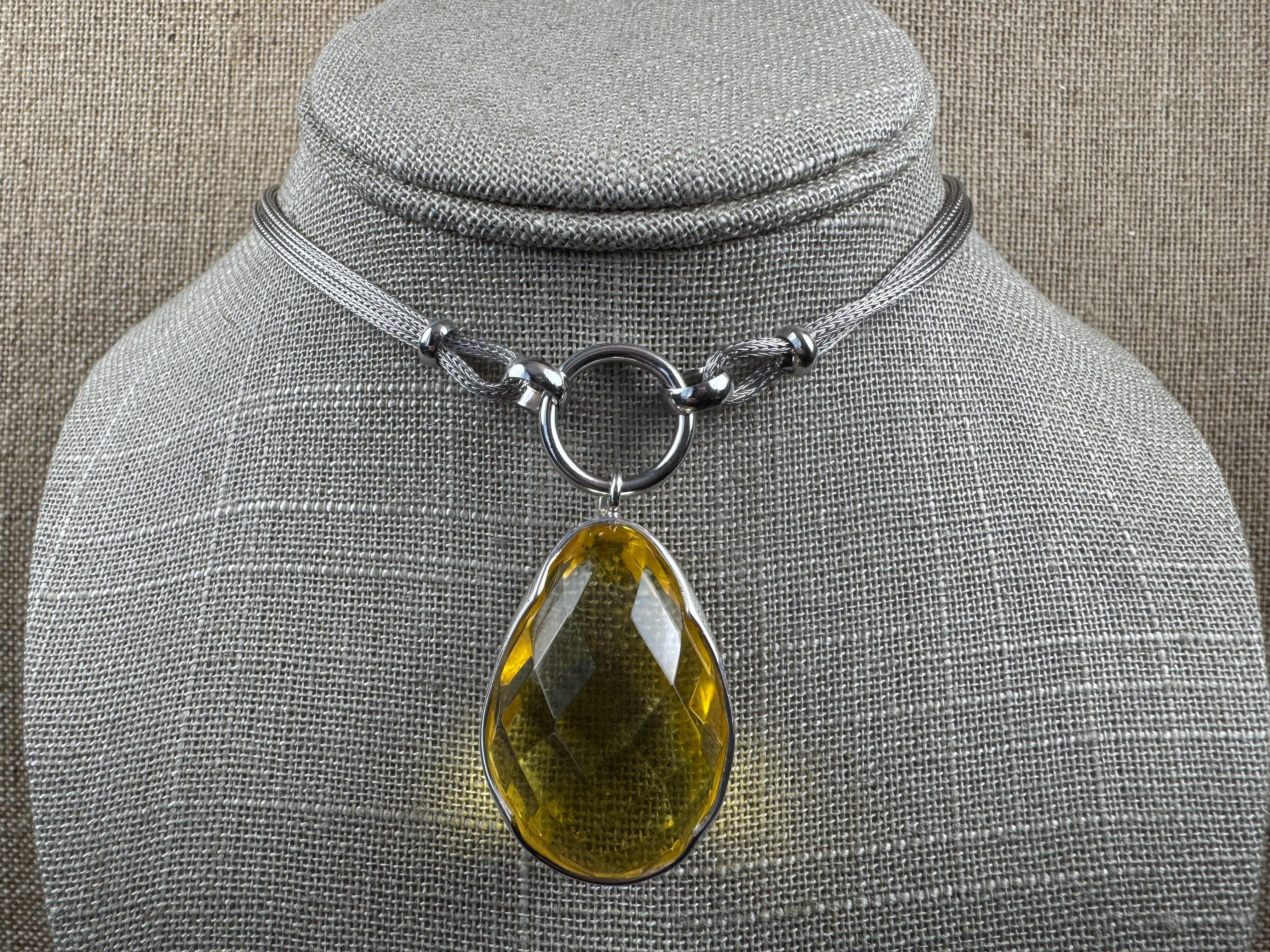 Modern Lemon Baltic Amber Necklace – Faceted Amber Stone on Multi-Wire Sterling Silver Setting