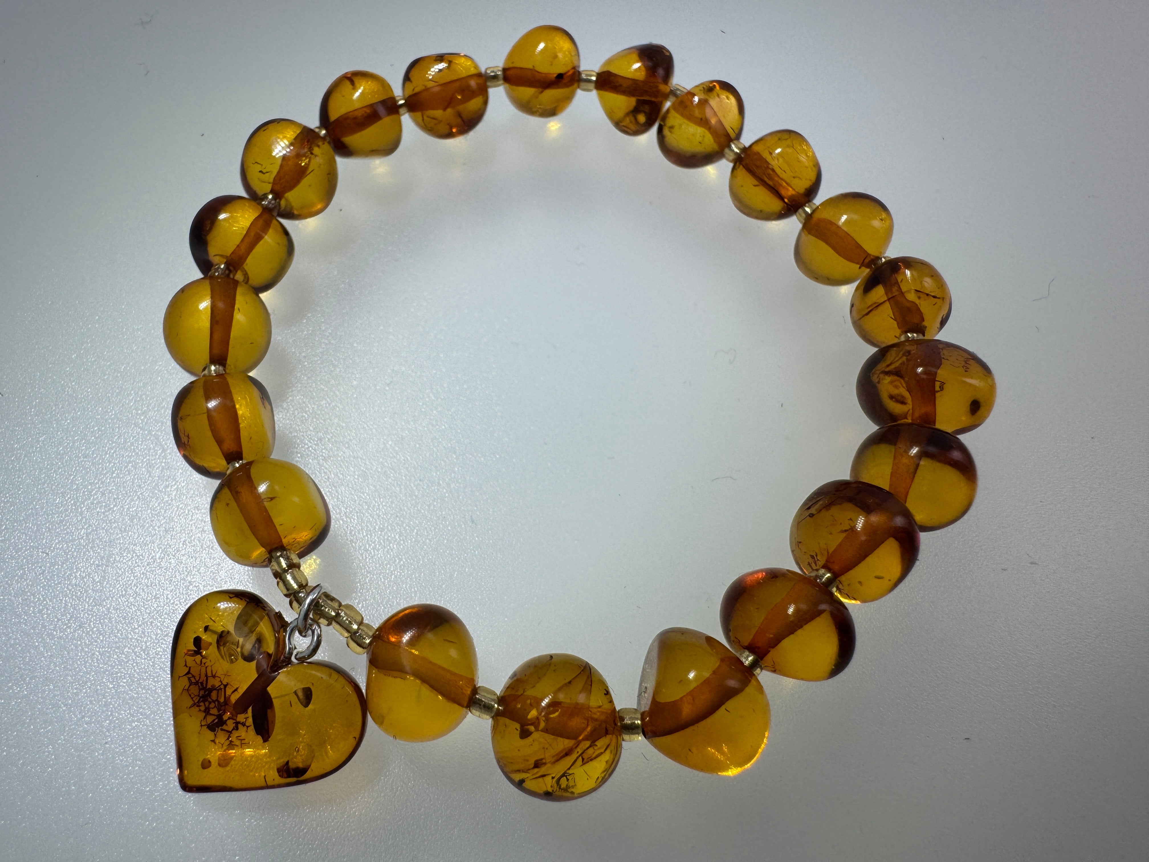Honey Love in Amber - Baltic amber and Heart stretch bracelet