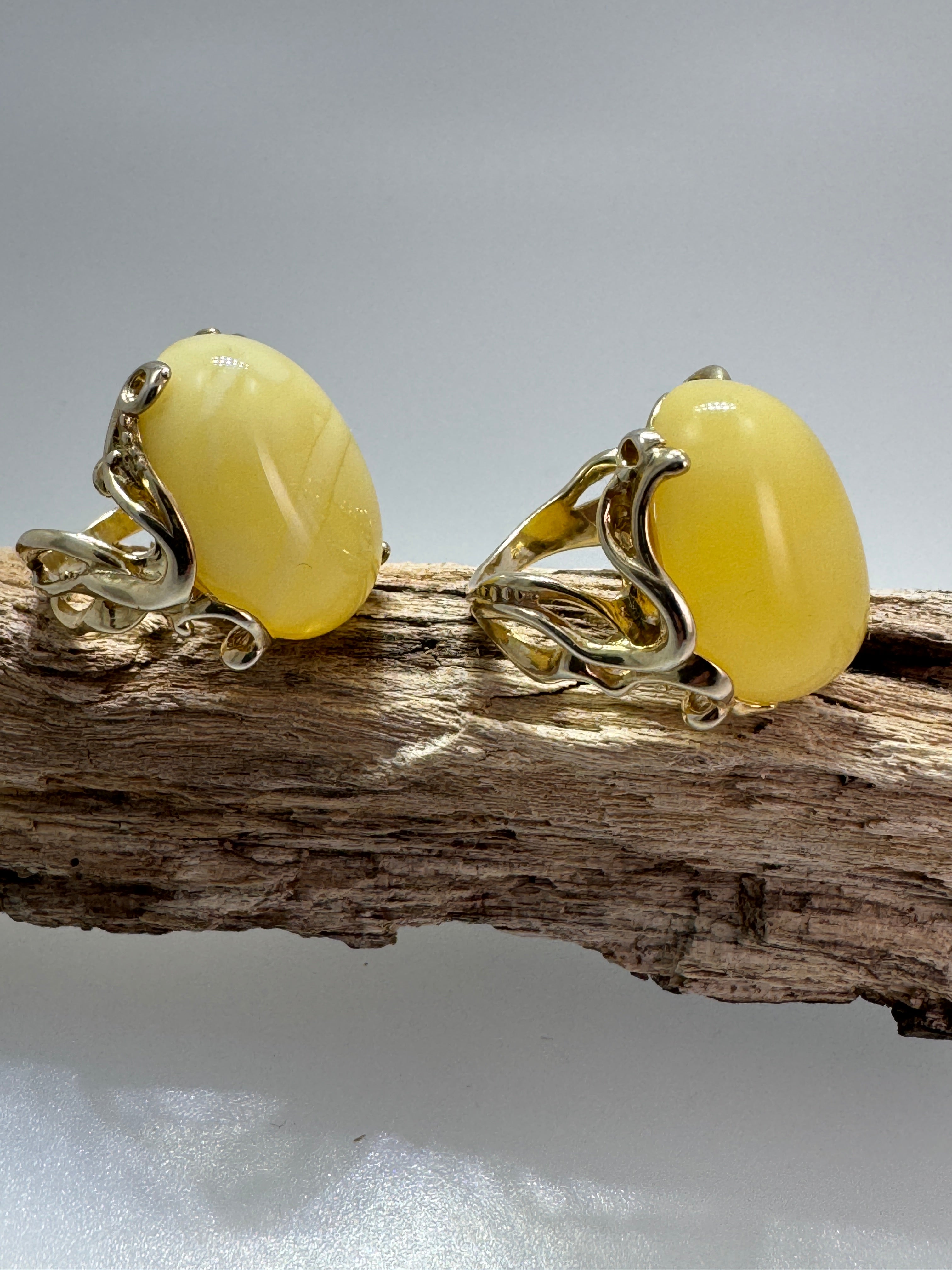 Unique Filigree Twist Ring with Genuine Butterscotch Baltic Amber