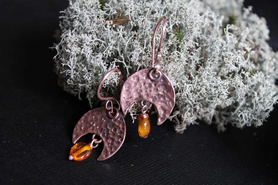 From Chains to Chips: A Buyer's Guide to Amber Jewelry and Gifts