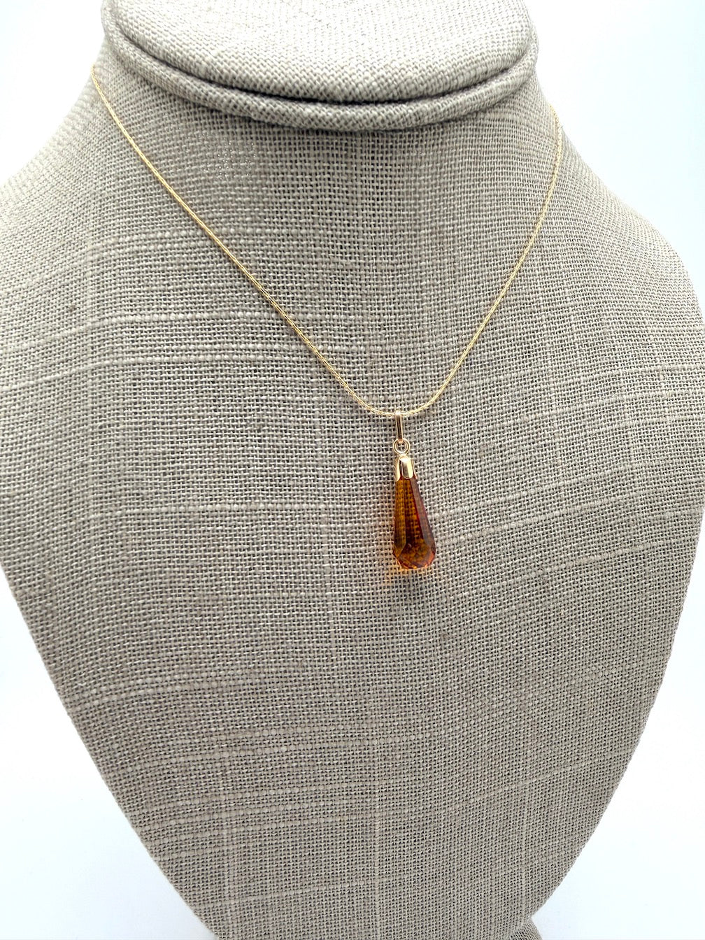 14K Gold & Honey Baltic Amber Drop Pendant – Faceted Amber – Lightweight Everyday Gold Pendant