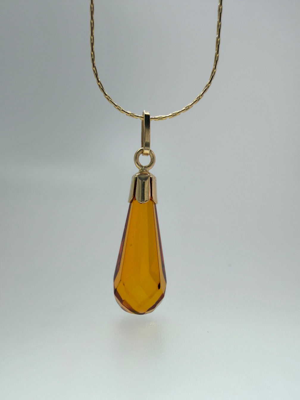 14K Gold & Honey Baltic Amber Drop Pendant – Faceted Amber – Lightweight Everyday Gold Pendant