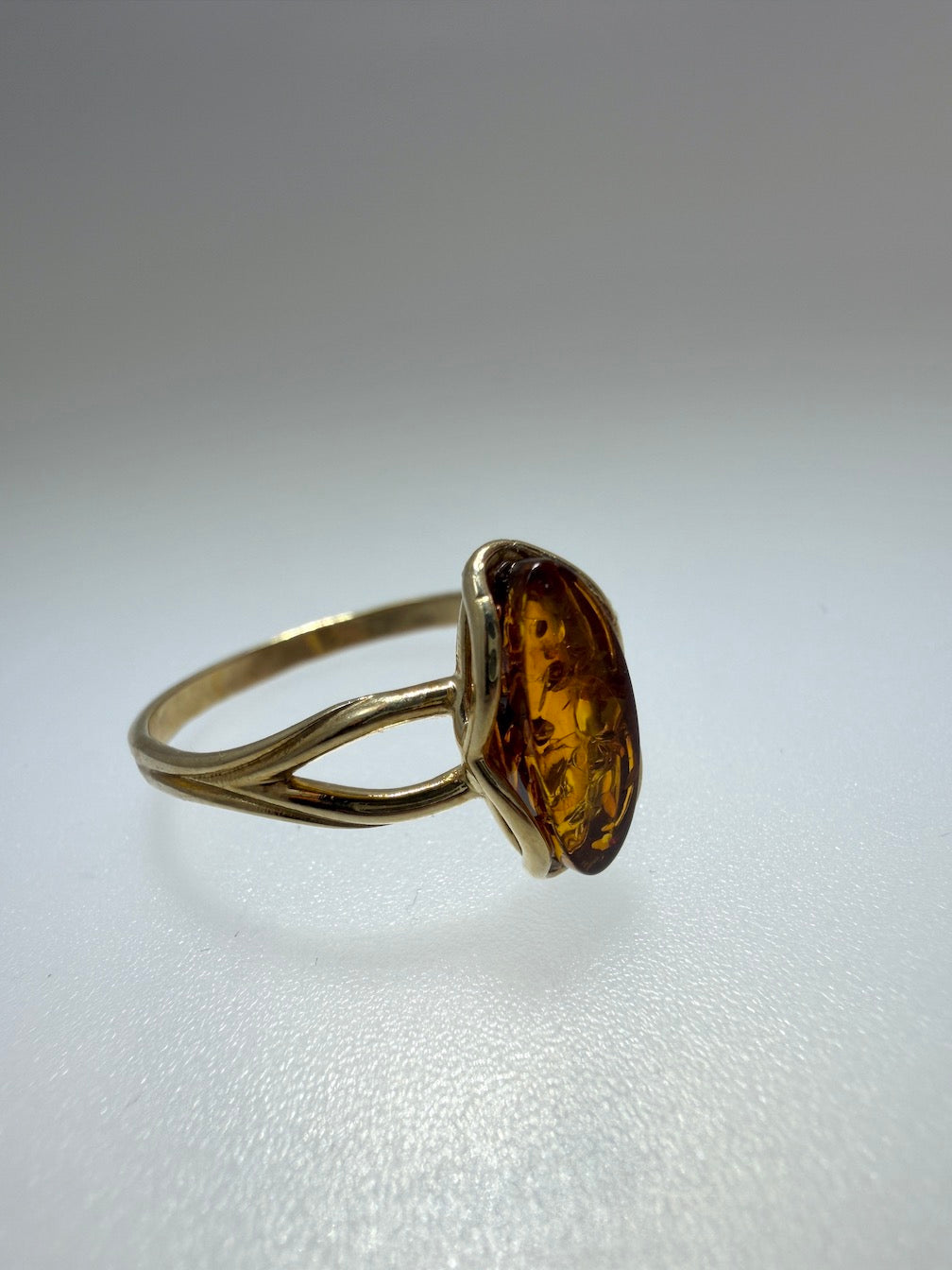 14K Gold & Honey Baltic Amber Ring – Oval Amber – Lightweight Everyday Gold Ring