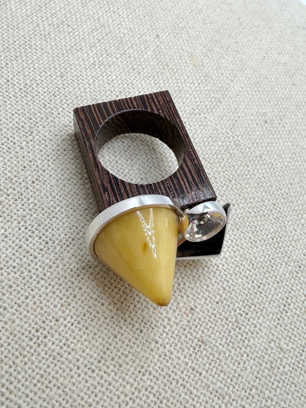 Black Oak, Sterling Silver & Genuine Baltic Butterscotch Ambermoda Amber Ring with Cone and Pyramid Design
