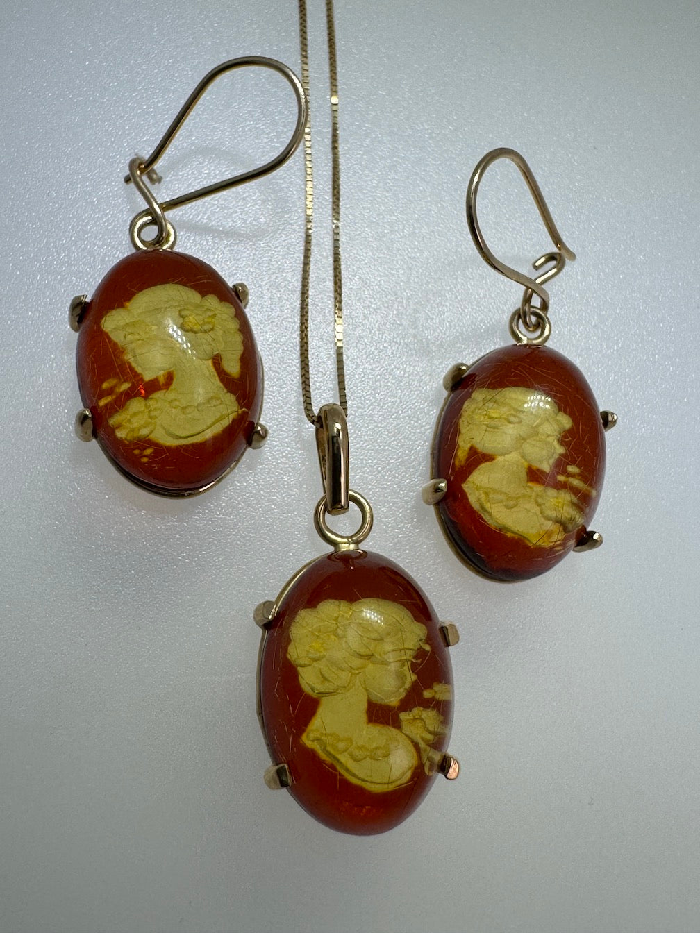 Genuine Baltic Amber Intaglio Cameo Pendant & Earrings Set – Honey Amber in 14K Gold
