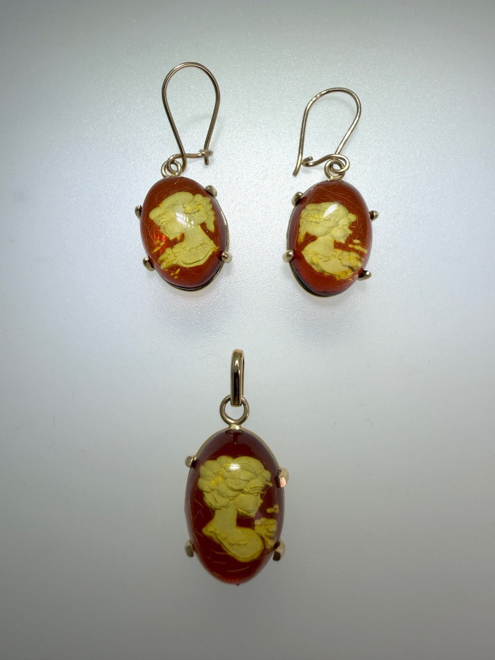 Genuine Baltic Amber Intaglio Cameo Pendant & Earrings Set – Honey Amber in 14K Gold