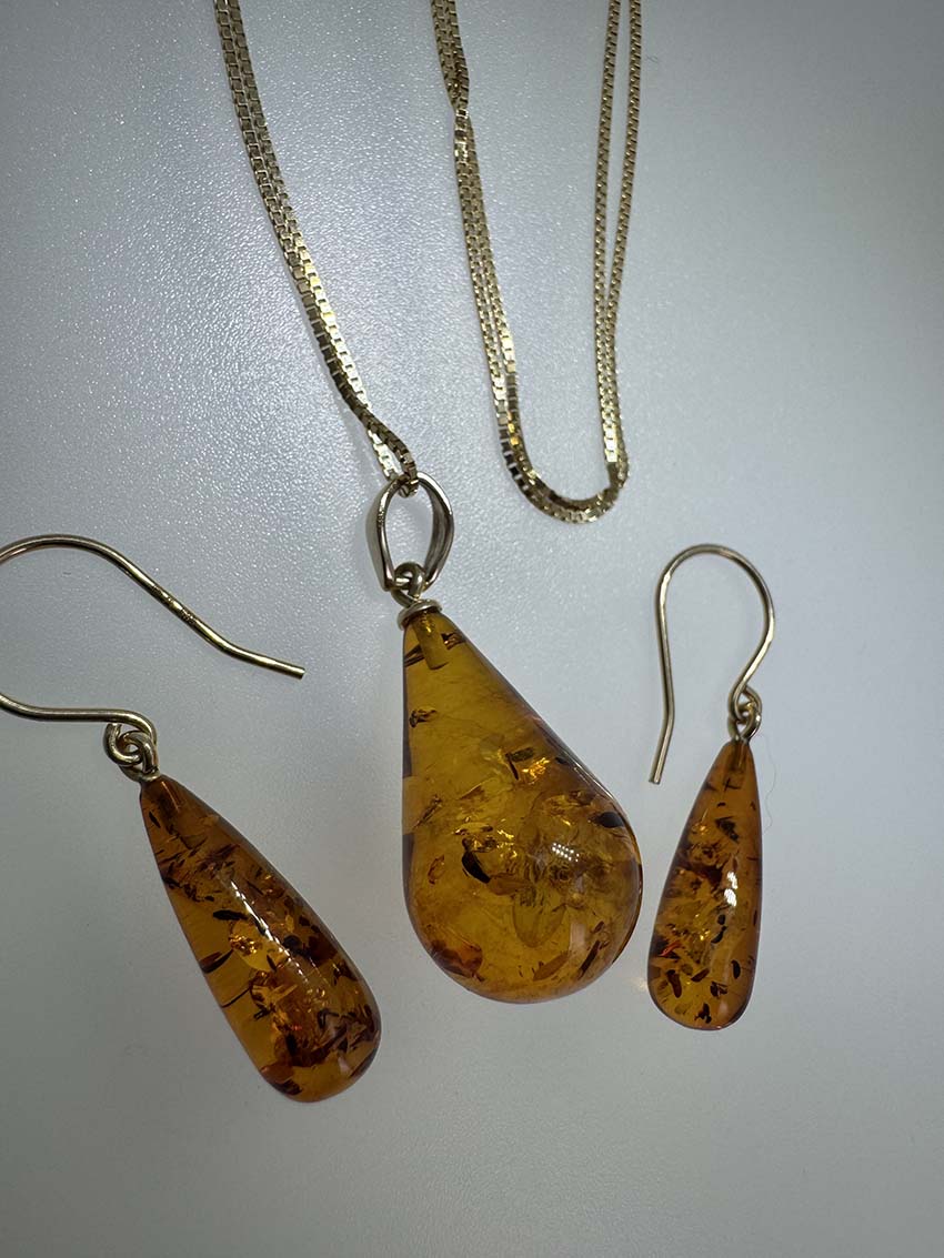 Genuine Baltic Amber Ombré Teardrop Pendant & Earring Set - 14K Gold