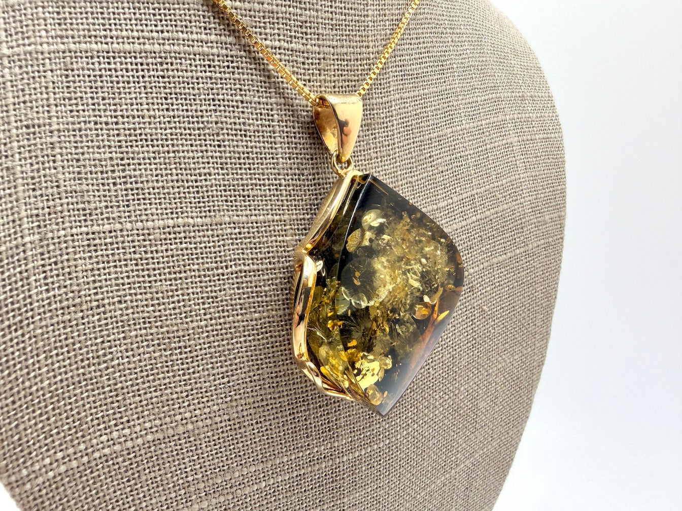Modern Faceted Gold Plated Sterling Silver & Genuine Green Baltic Amber Pendant Necklace — One-of-a-Kind Museum Quality