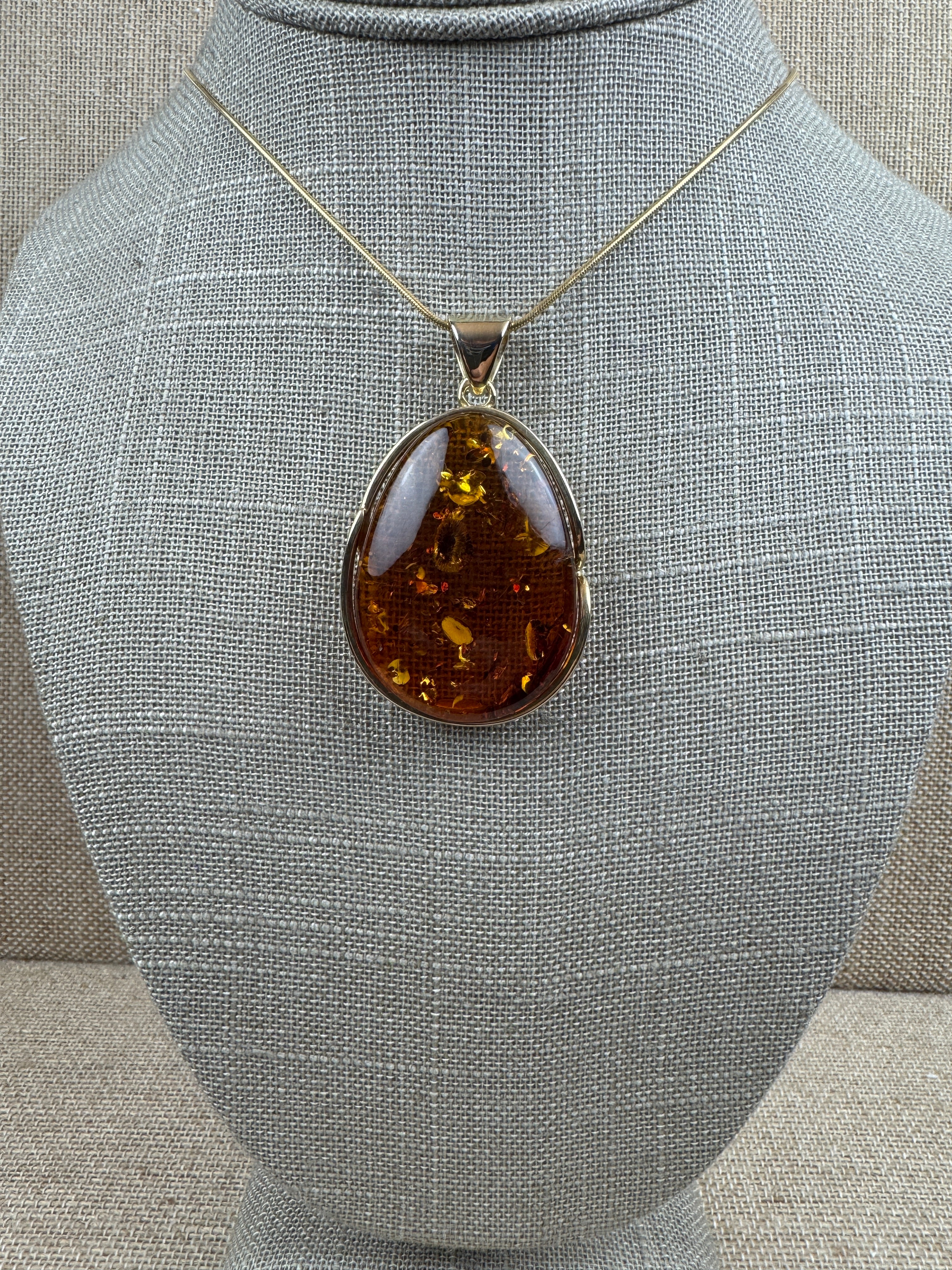Handmade in Poland Gold Plated Sterling Silver Honey Baltic Amber Ombre Pendant Necklace – Genuine Baltic Amber Jewelry