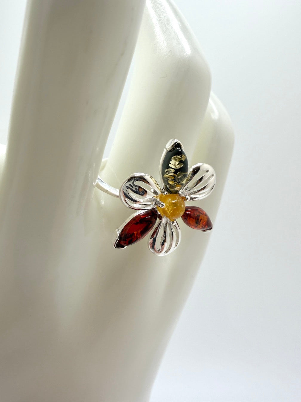 Handmade in Poland – Sterling Silver & Genuine Baltic Amber Flower Ring