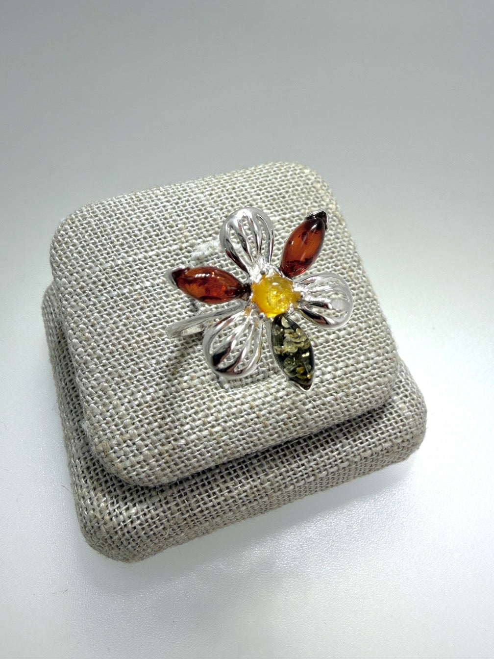 Handmade in Poland – Sterling Silver & Genuine Baltic Amber Flower Ring