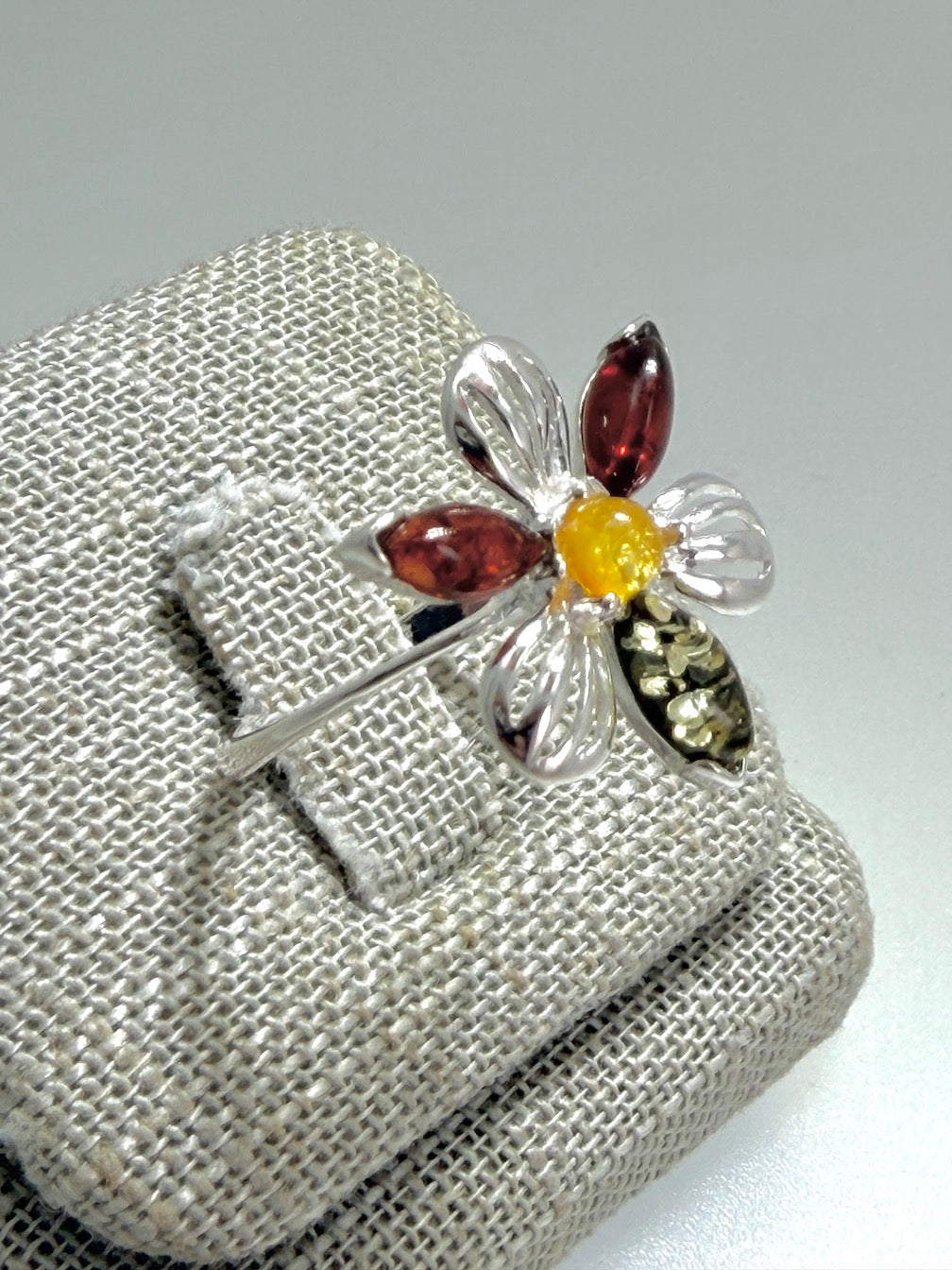Handmade in Poland – Sterling Silver & Genuine Baltic Amber Flower Ring