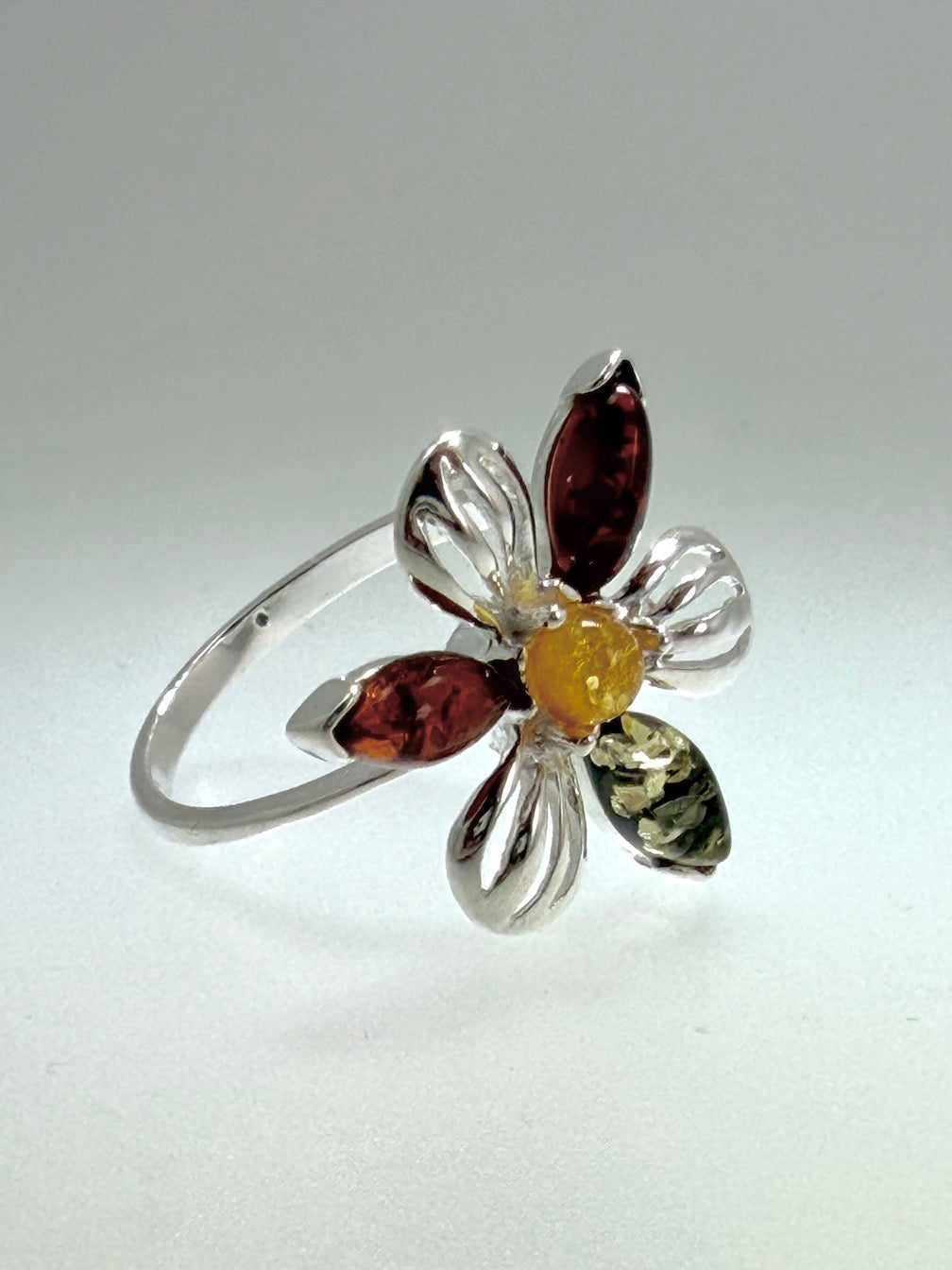 Handmade in Poland – Sterling Silver & Genuine Baltic Amber Flower Ring