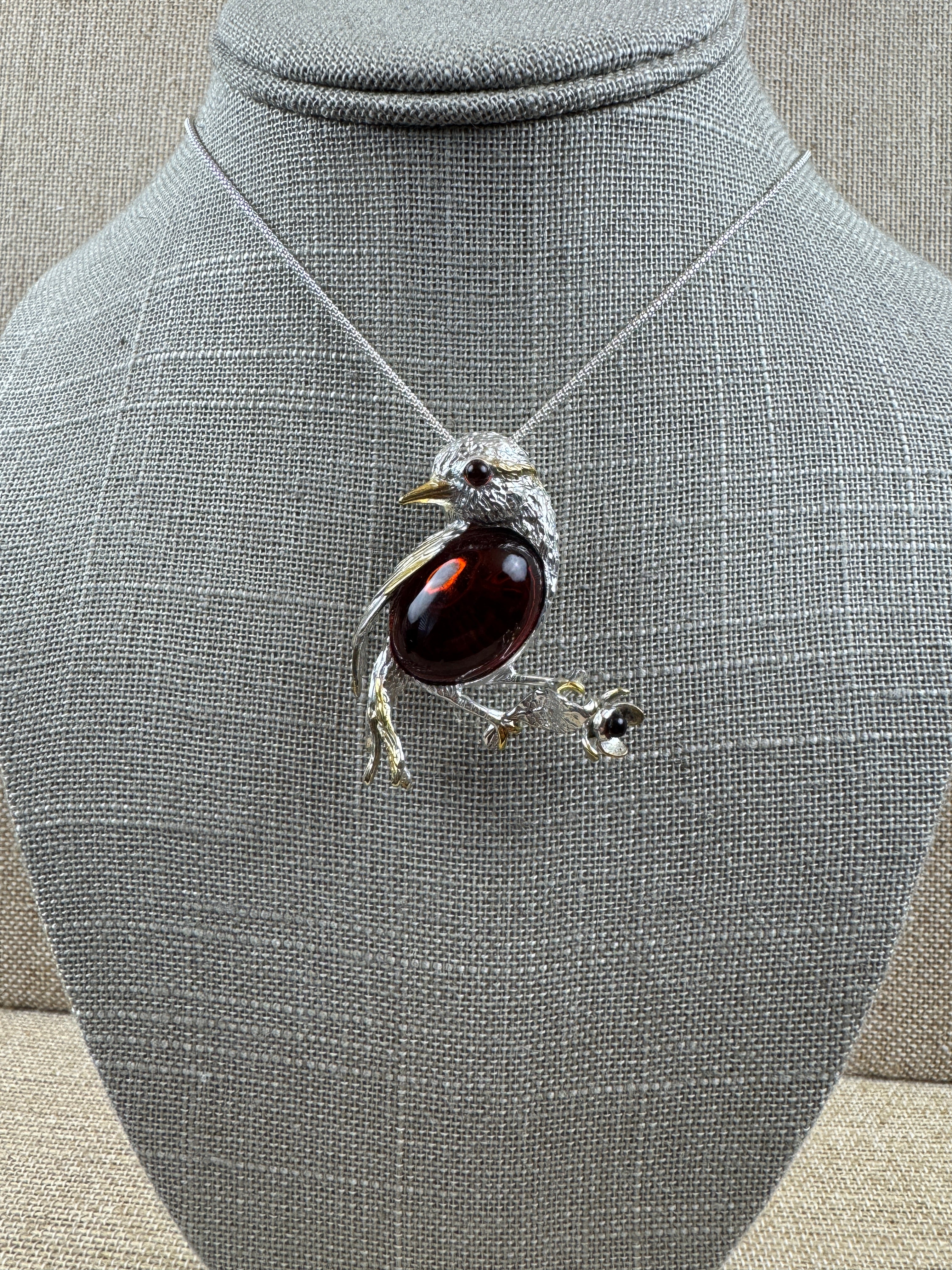 Sterling Silver Baltic Amber Bird Pendant Brooch – Cognac Cabochon & Gold-Plated Accents
