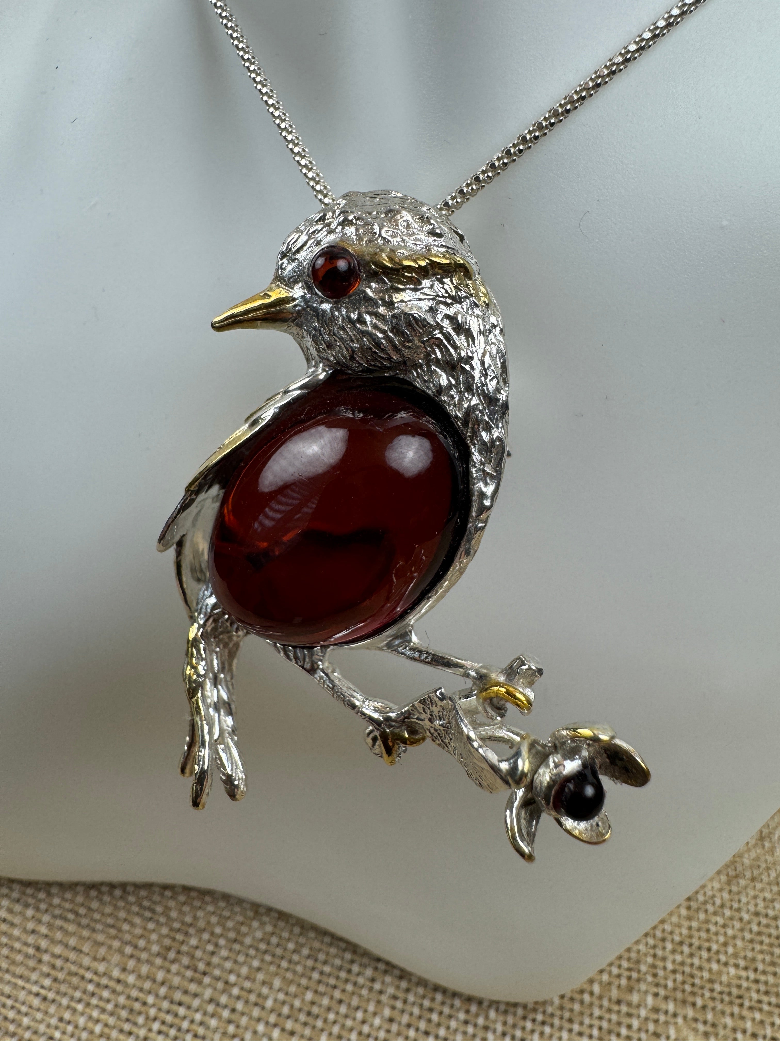 Sterling Silver Baltic Amber Bird Pendant Brooch – Cognac Cabochon & Gold-Plated Accents