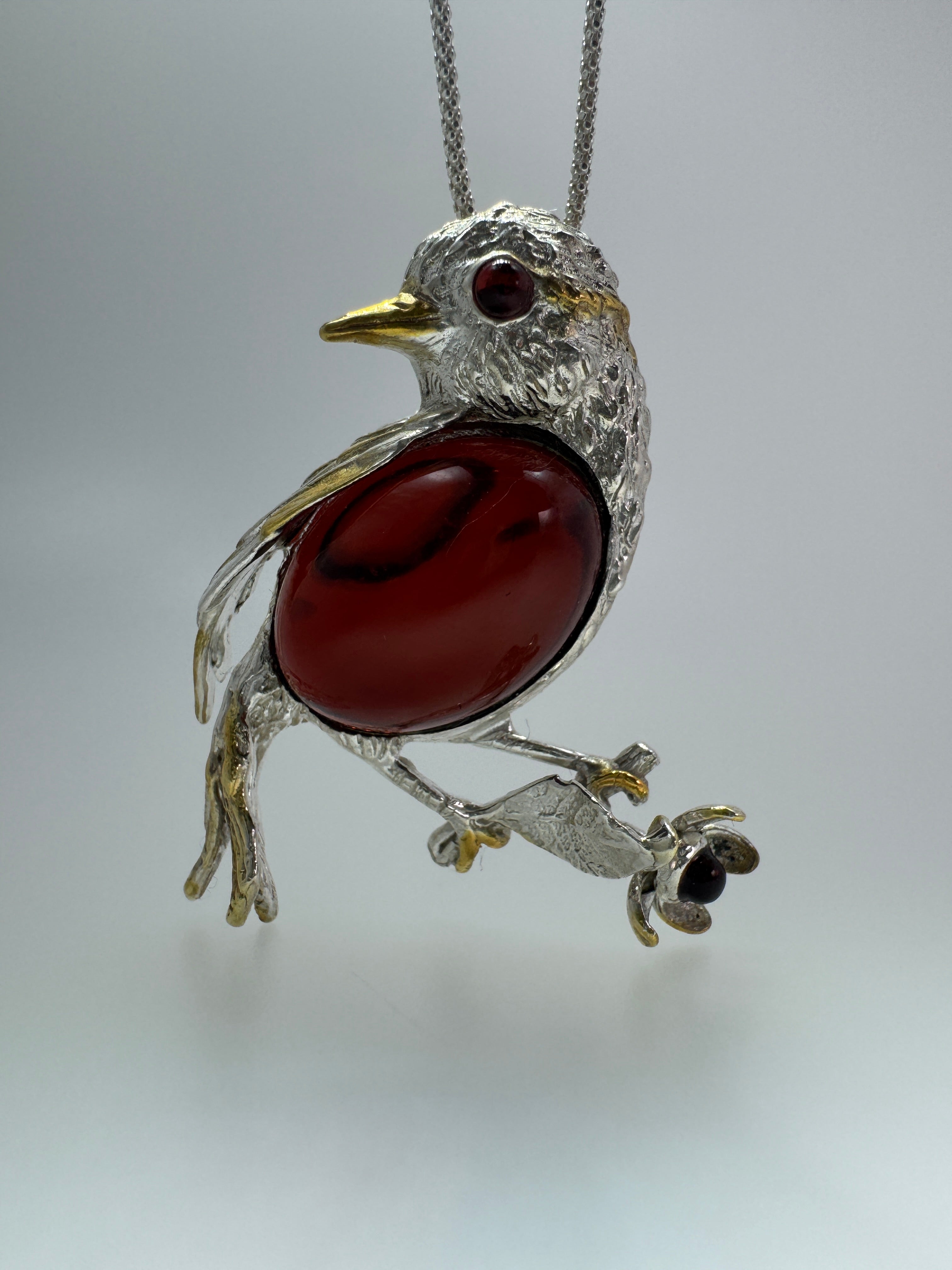 Sterling Silver Baltic Amber Bird Pendant Brooch – Cognac Cabochon & Gold-Plated Accents