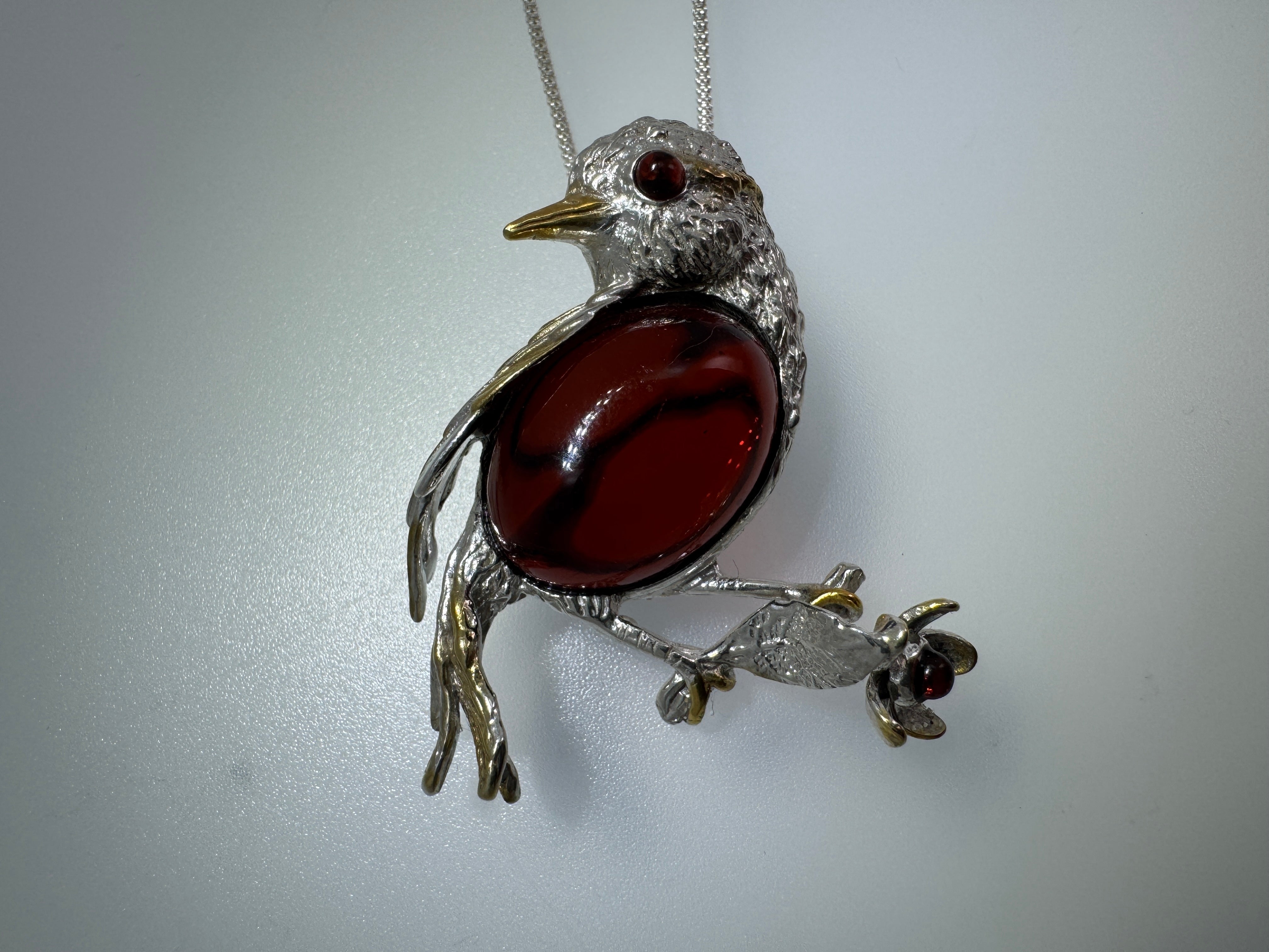Sterling Silver Baltic Amber Bird Pendant Brooch – Cognac Cabochon & Gold-Plated Accents