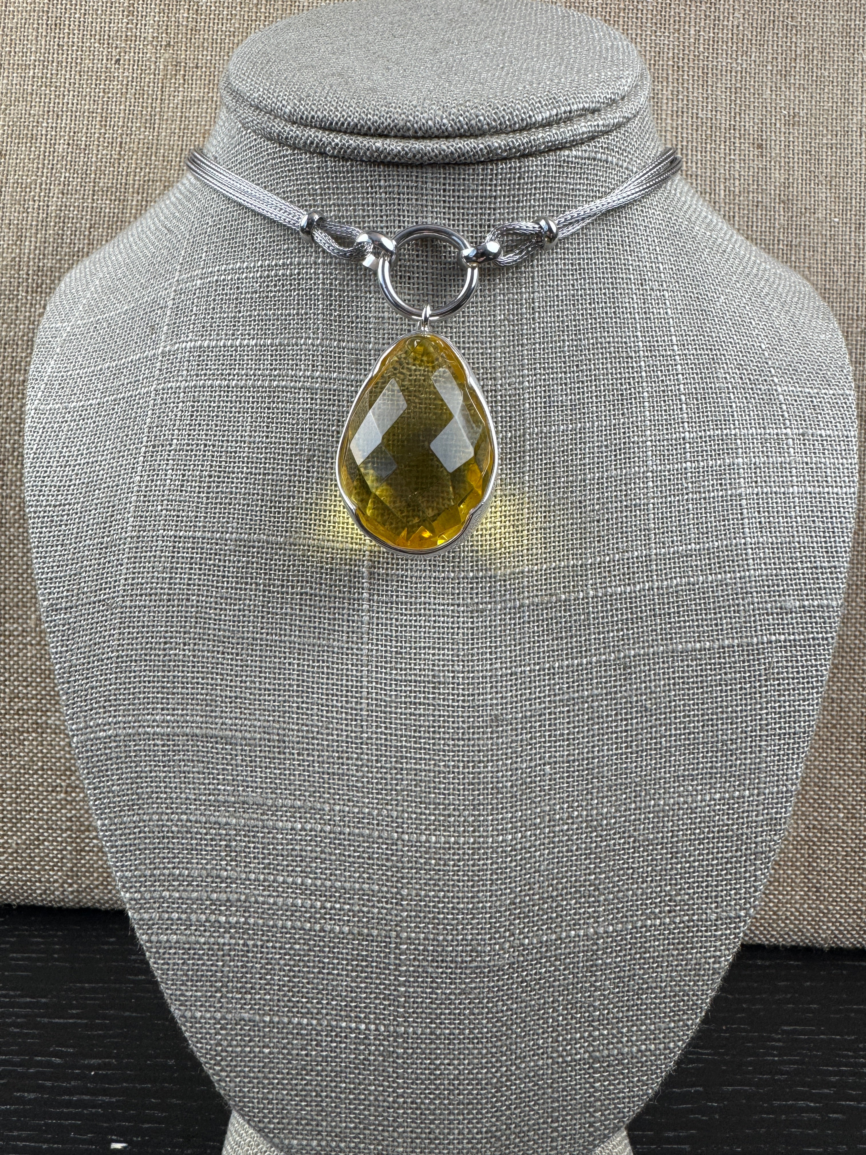 Modern Lemon Baltic Amber Necklace – Faceted Amber Stone on Multi-Wire Sterling Silver Setting