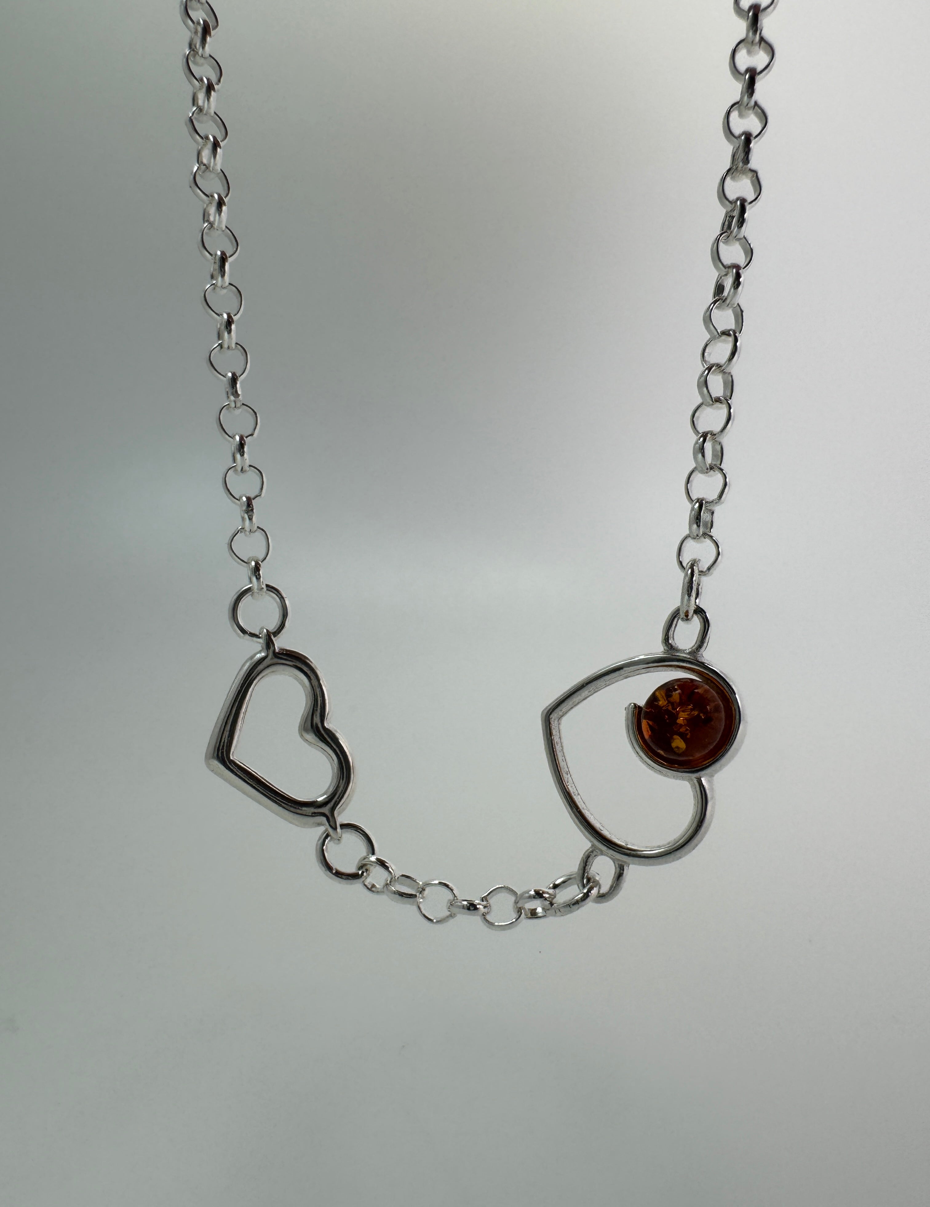 Baltic Amber Heart Chain Bracelet – Sterling Silver, Lightweight & Minimalist Design