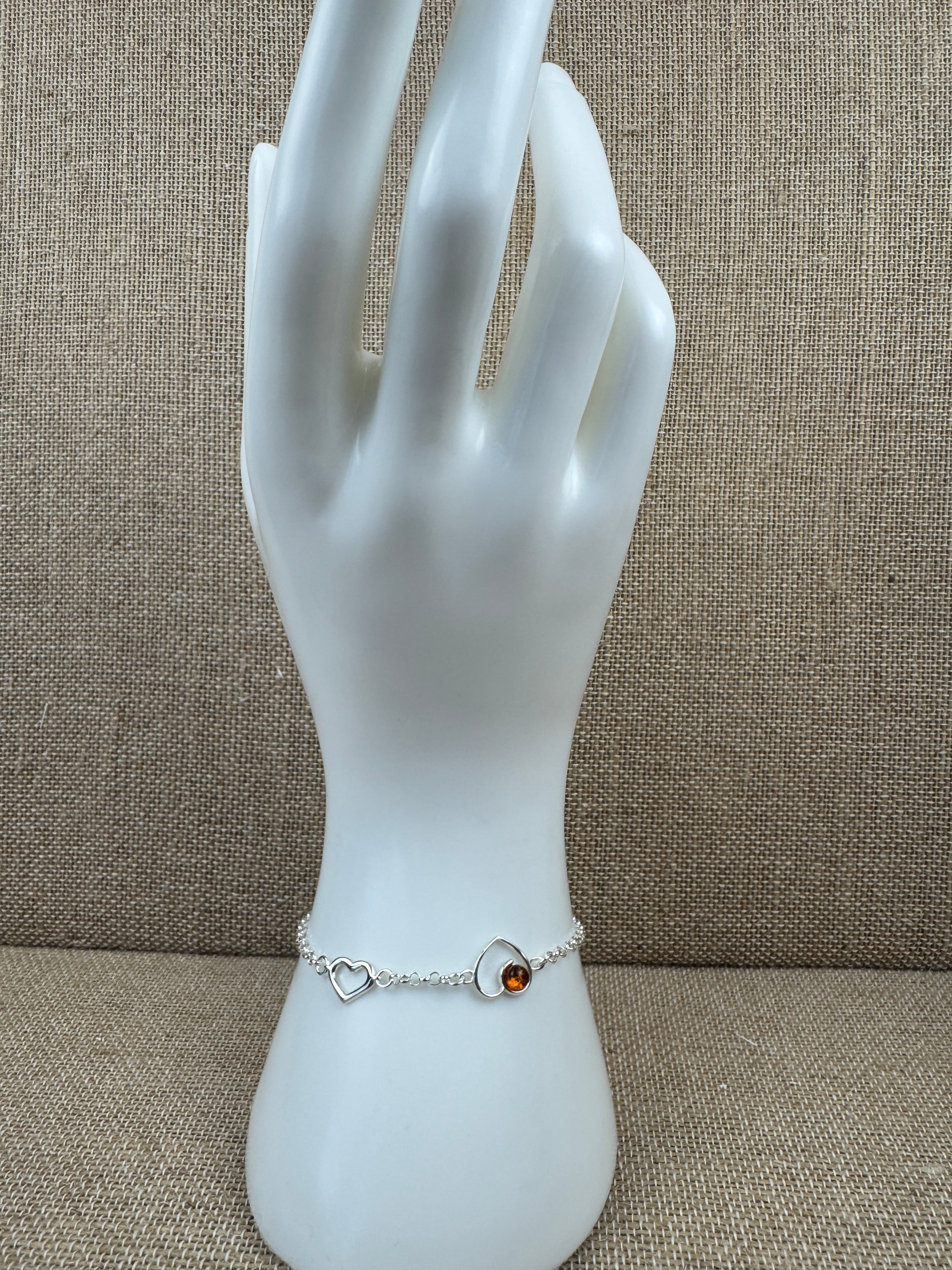 Baltic Amber Heart Chain Bracelet – Sterling Silver, Lightweight & Minimalist Design