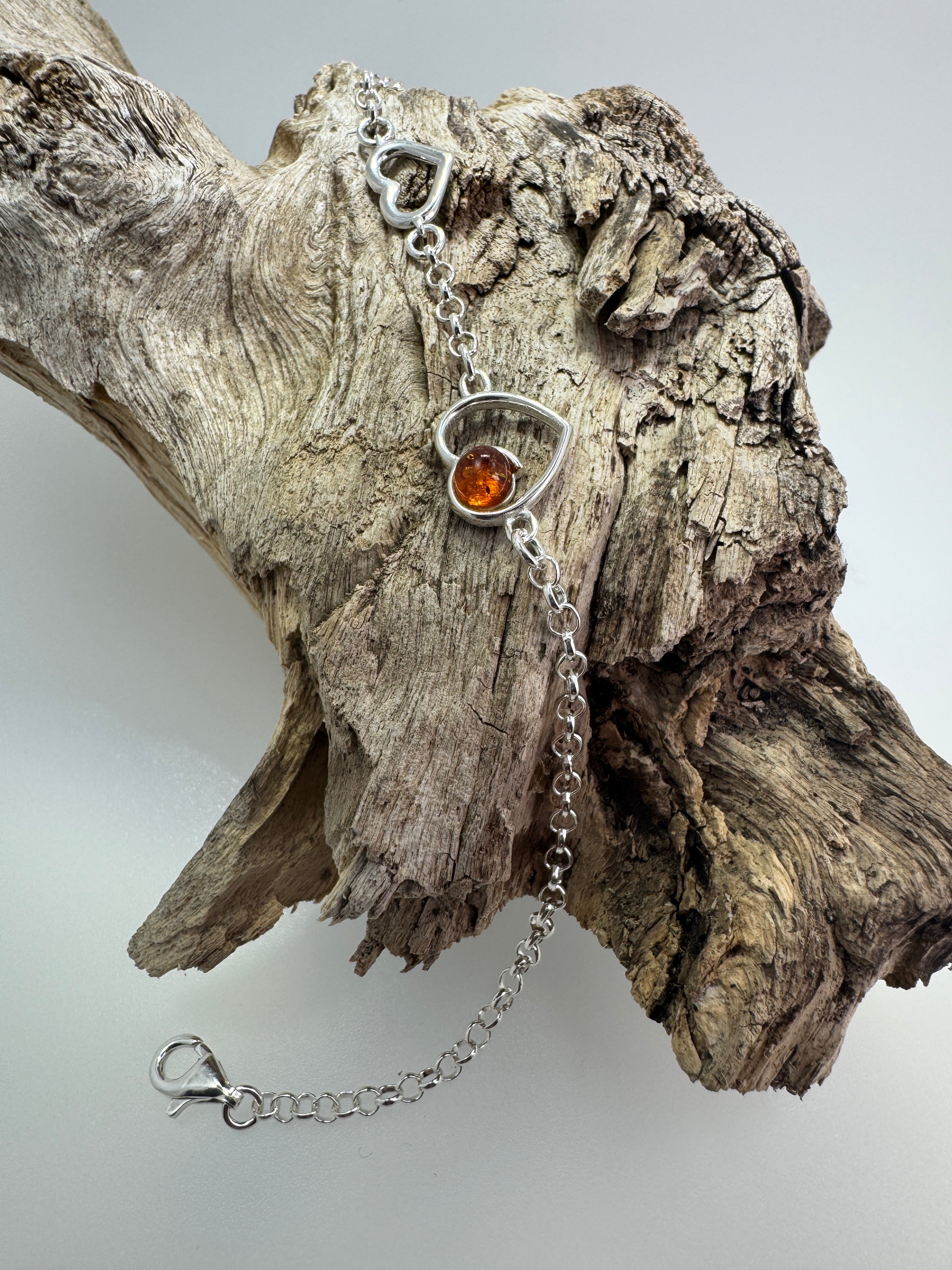 Baltic Amber Heart Chain Bracelet – Sterling Silver, Lightweight & Minimalist Design