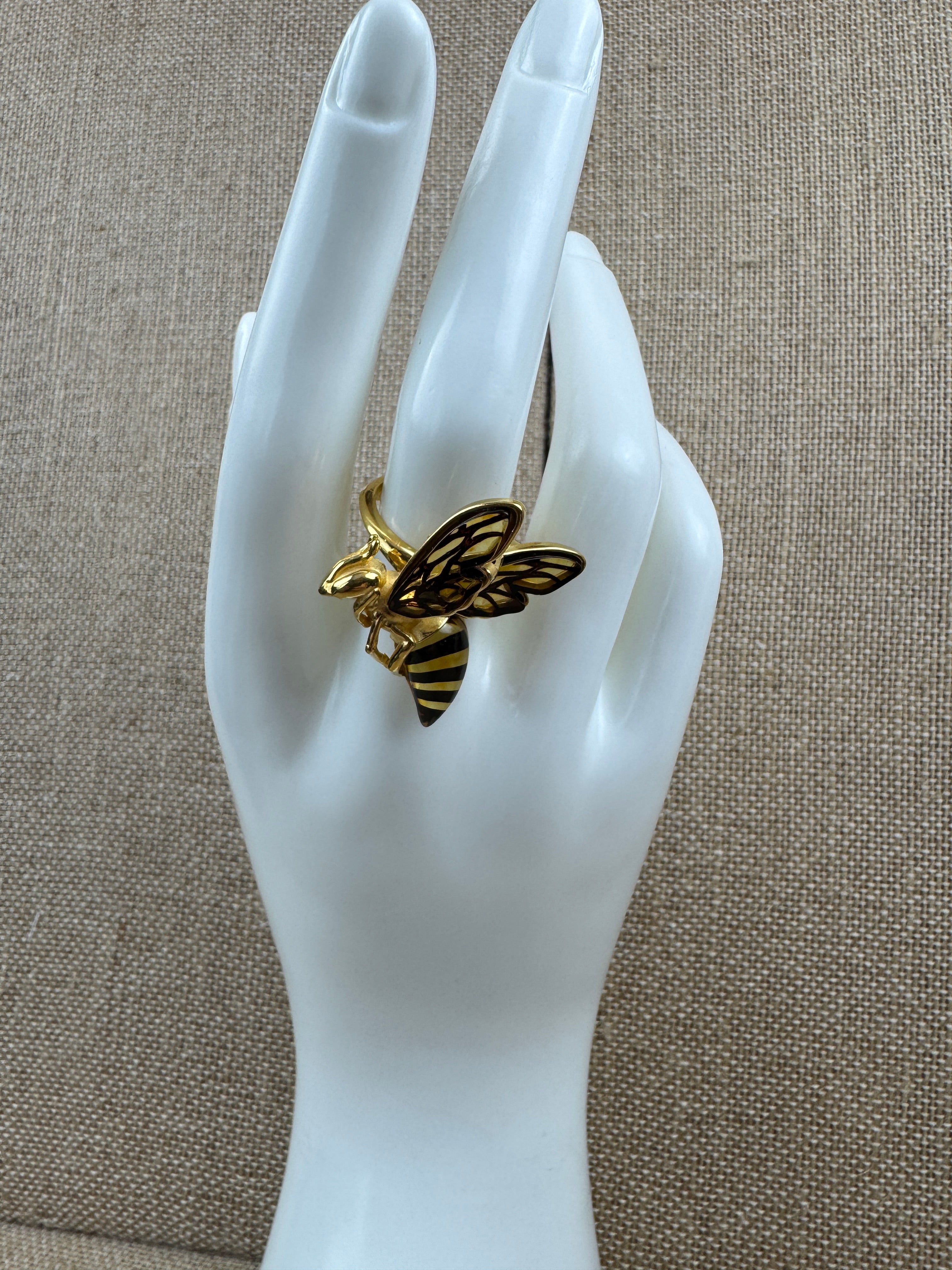 Sterling Silver Gold-Plated Bumblebee Ring – Baltic Amber Body with Matching Pendant