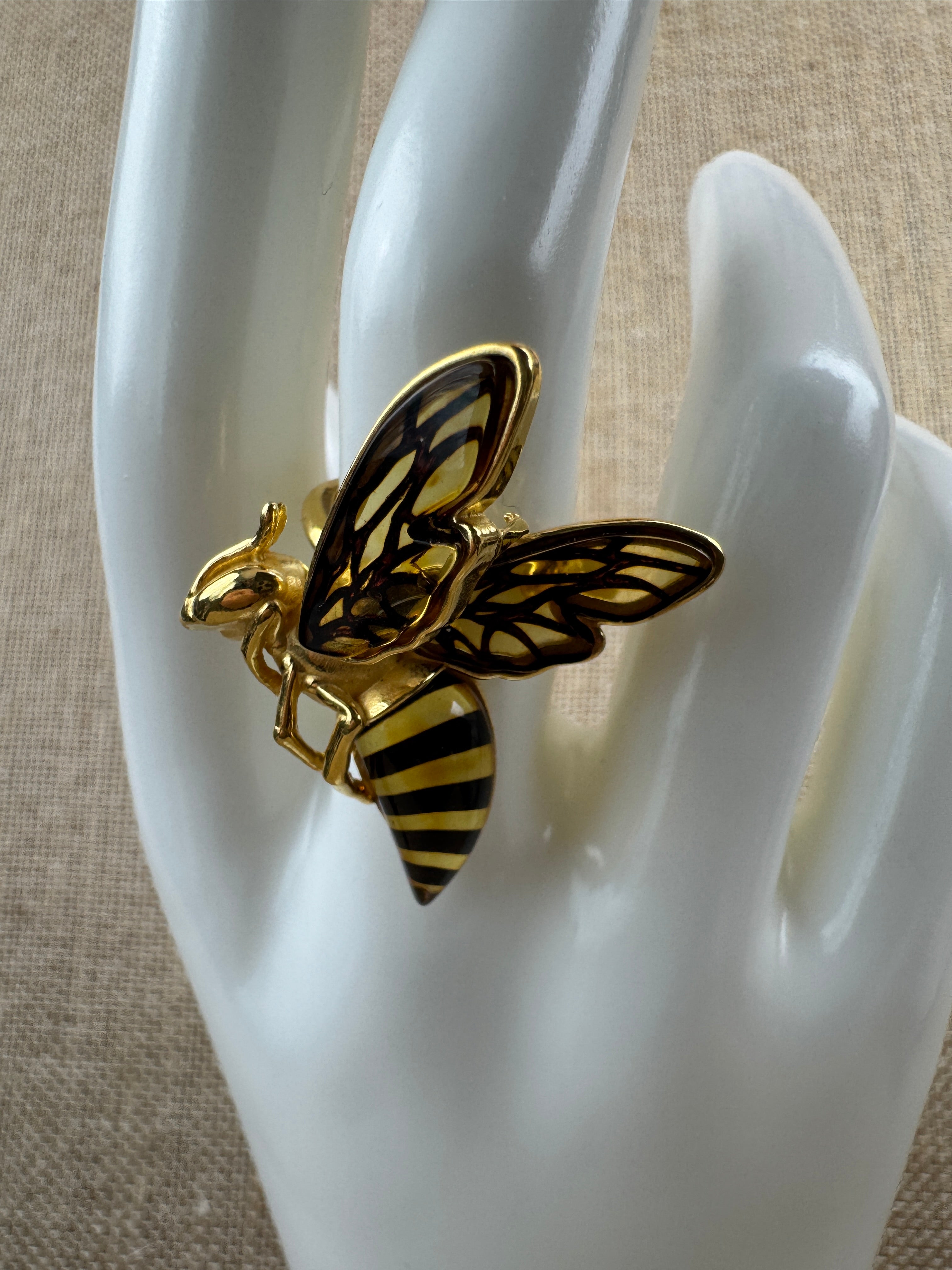 Sterling Silver Gold-Plated Bumblebee Ring – Baltic Amber Body with Matching Pendant