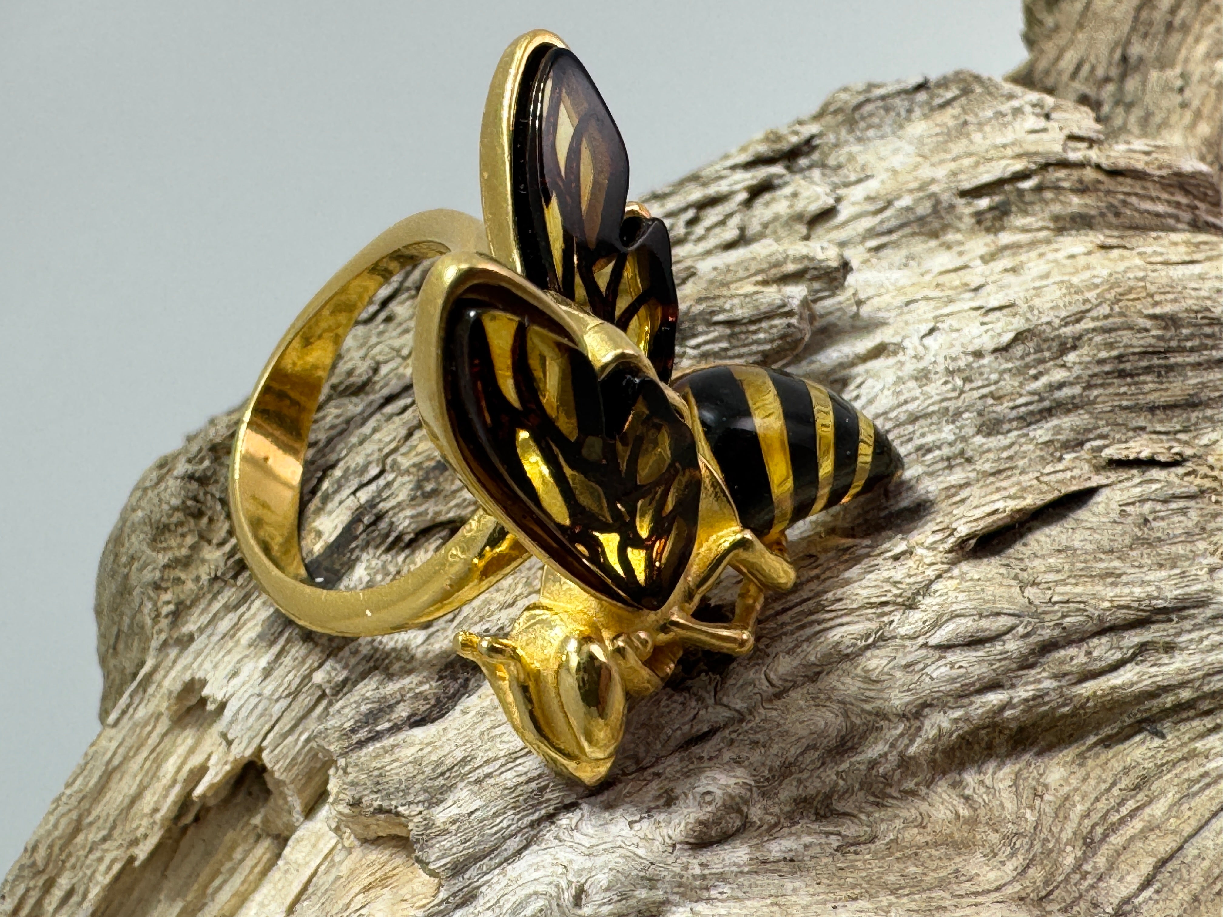 Sterling Silver Gold-Plated Bumblebee Ring – Baltic Amber Body with Matching Pendant