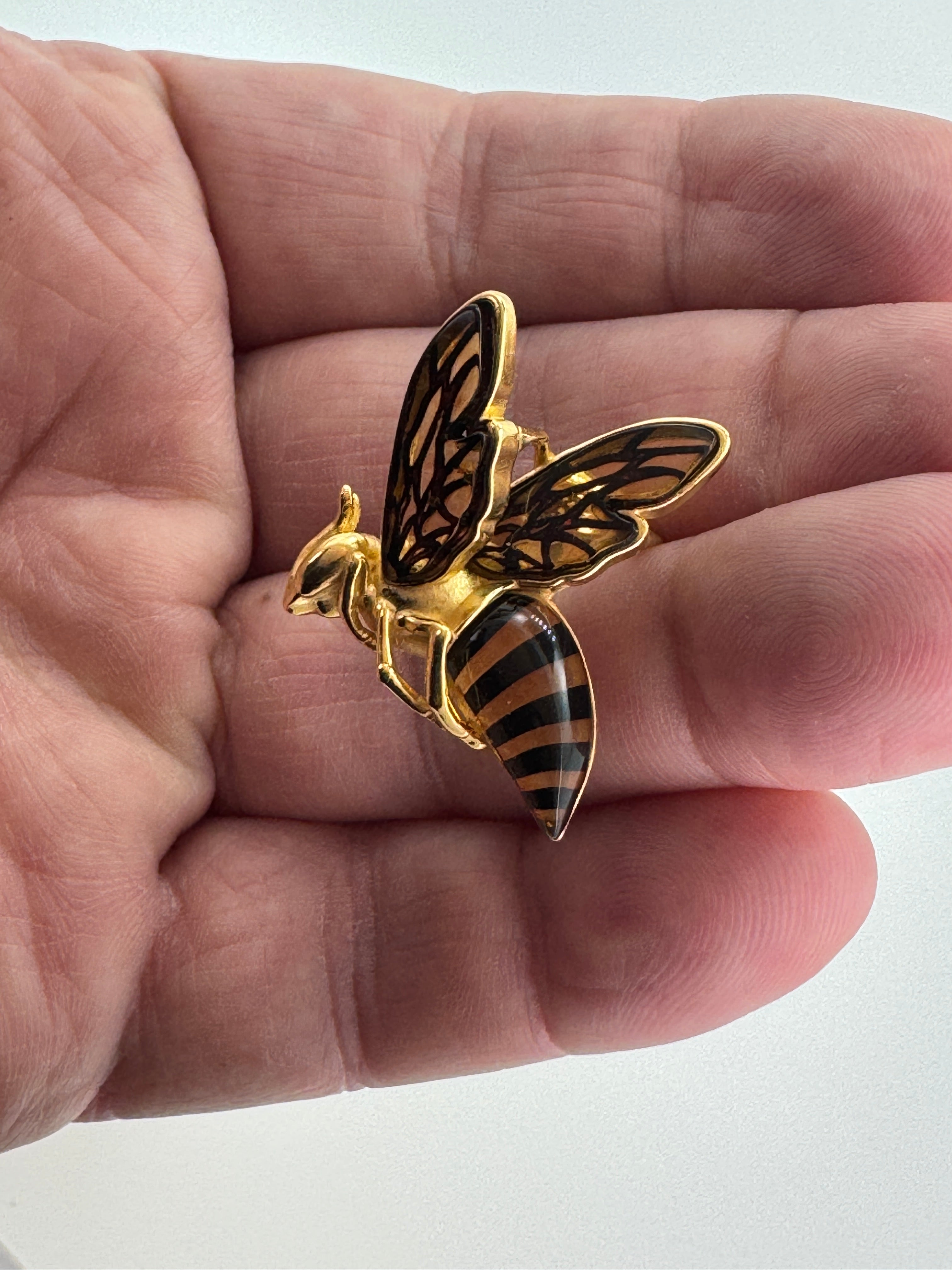 Sterling Silver Gold-Plated Bumblebee Ring – Baltic Amber Body with Matching Pendant