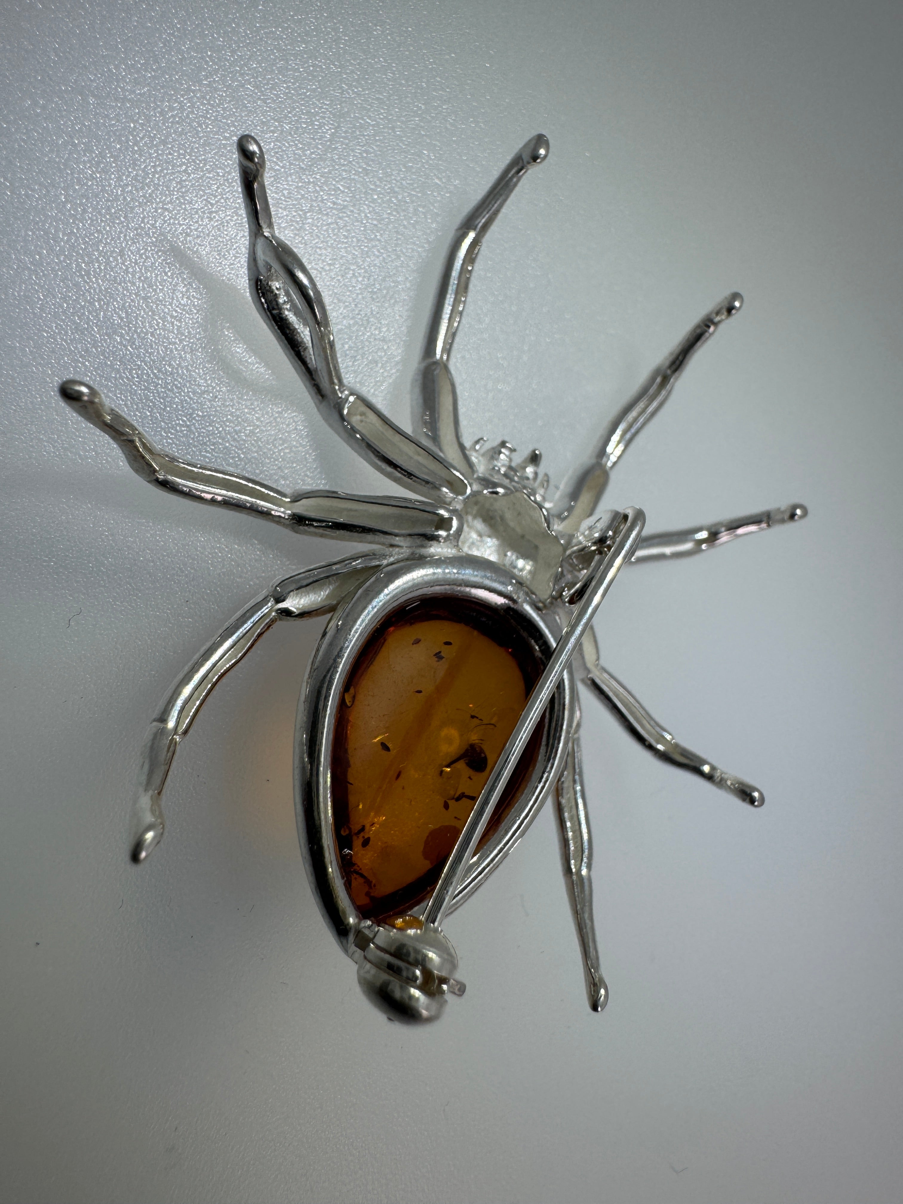 "Golden Glow Crawler" – Sterling Silver & Honey Baltic Amber Spider Pendant