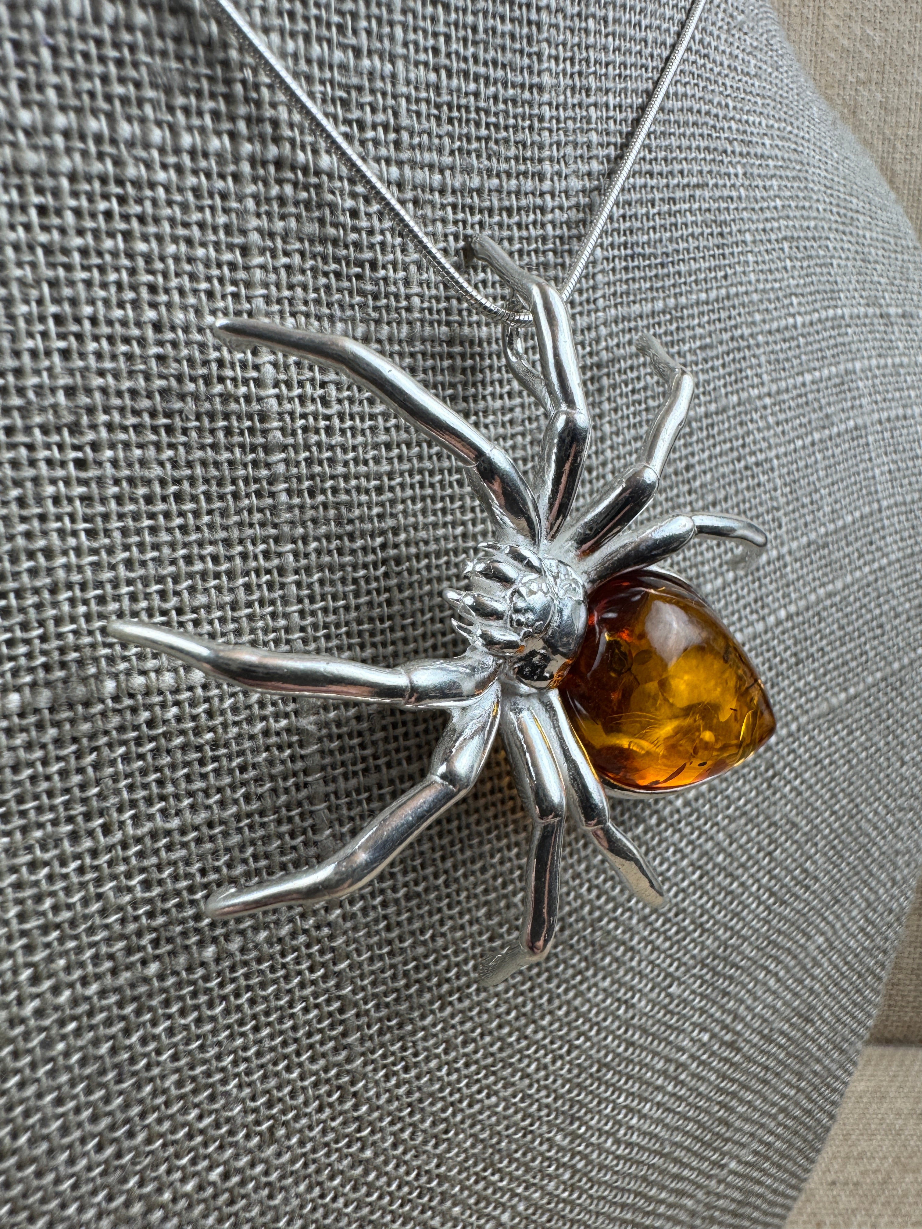 "Golden Glow Crawler" – Sterling Silver & Honey Baltic Amber Spider Pendant
