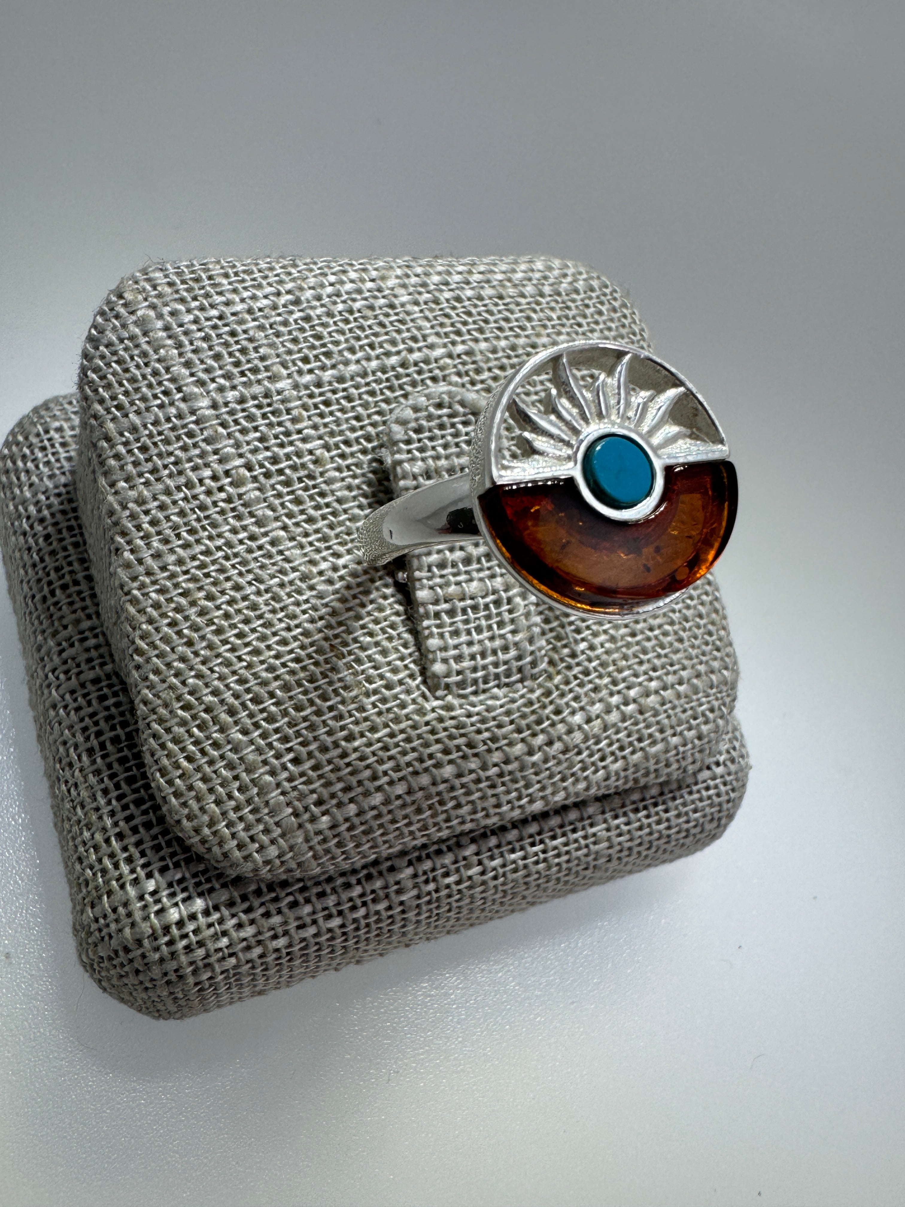 Boho-Style American Indian Inspired Ring – Inlaid Baltic Amber & Genuine Turquoise