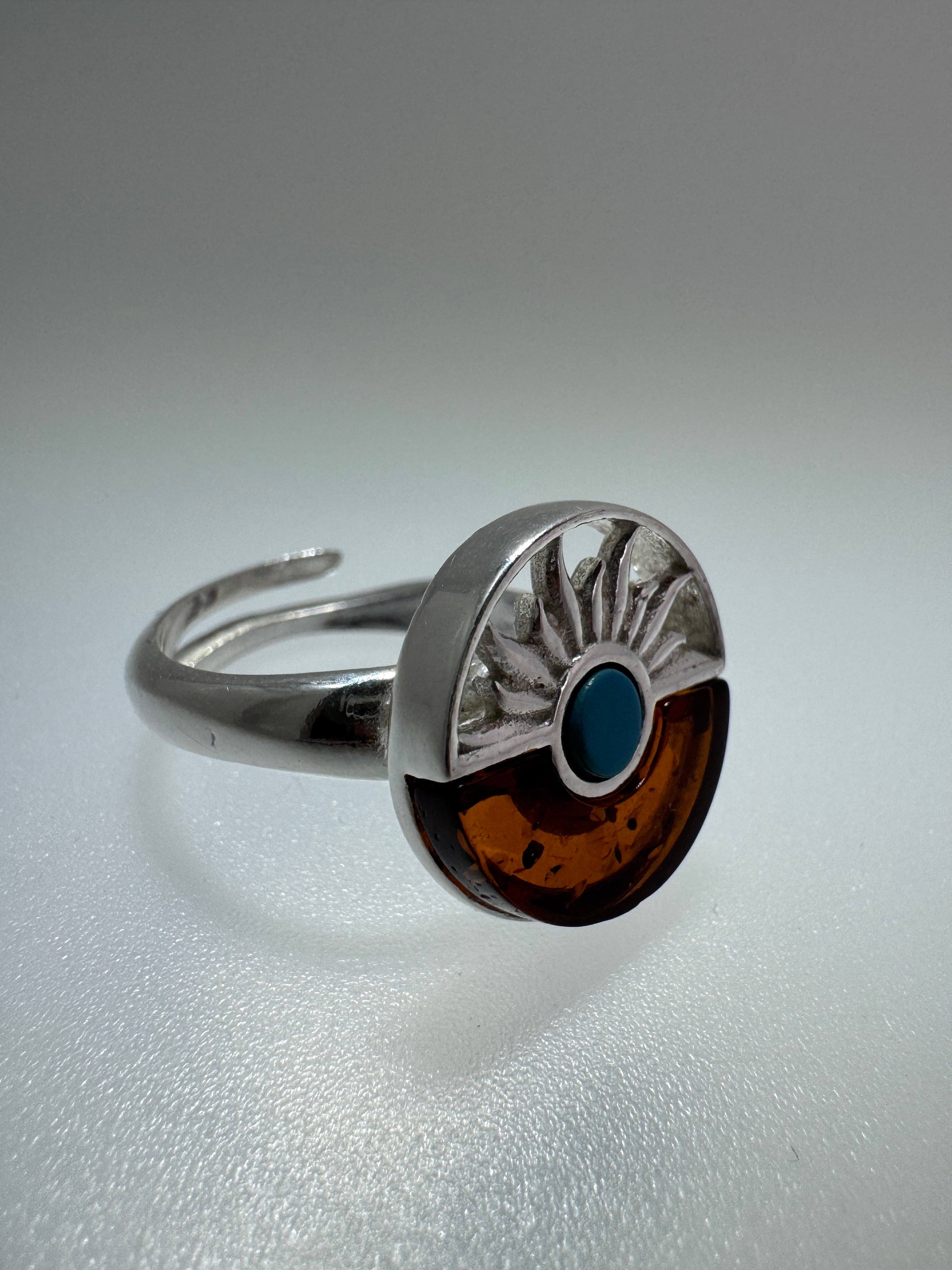Boho-Style American Indian Inspired Ring – Inlaid Baltic Amber & Genuine Turquoise