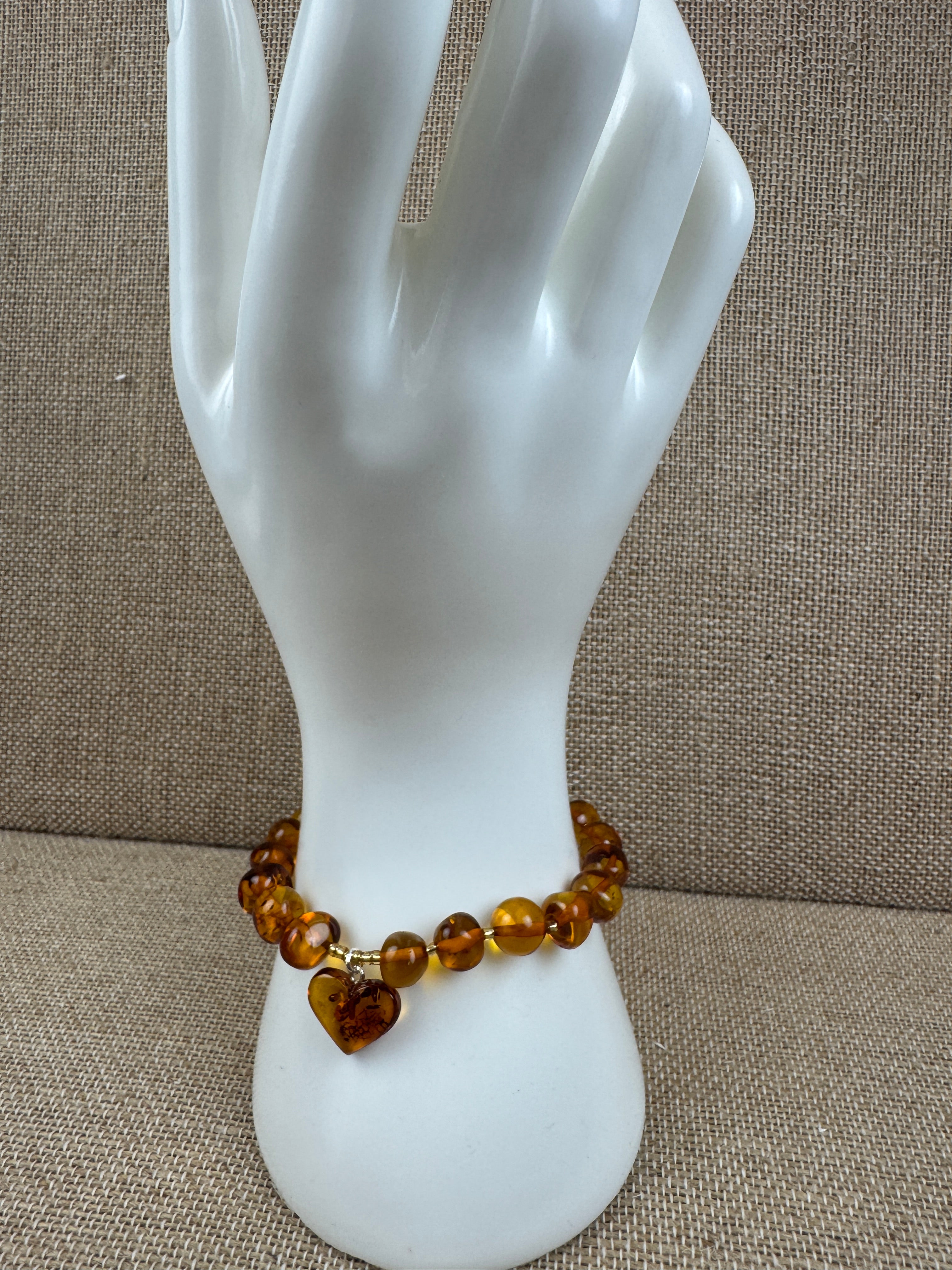Honey Love in Amber - Baltic amber and Heart stretch bracelet