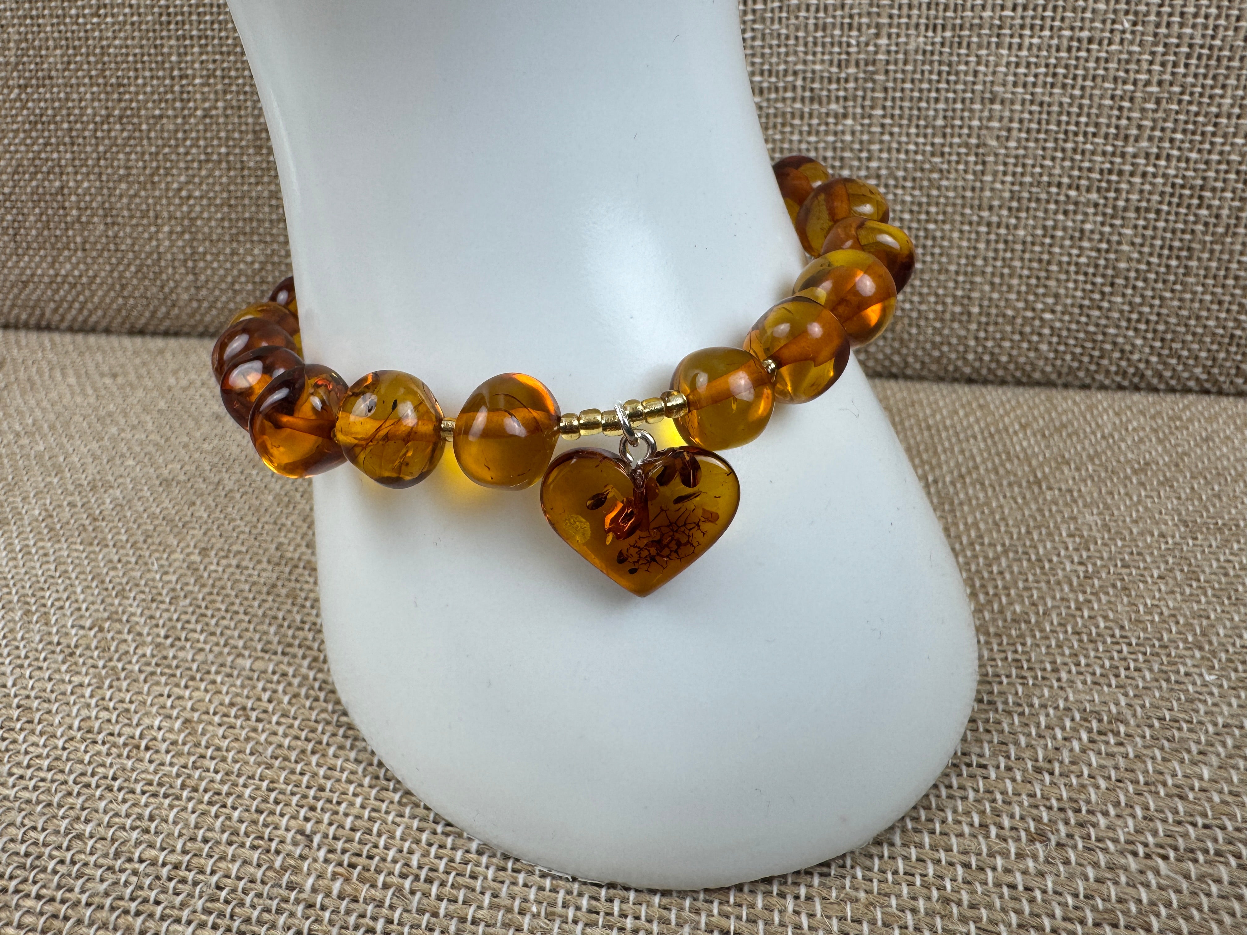 Honey Love in Amber - Baltic amber and Heart stretch bracelet