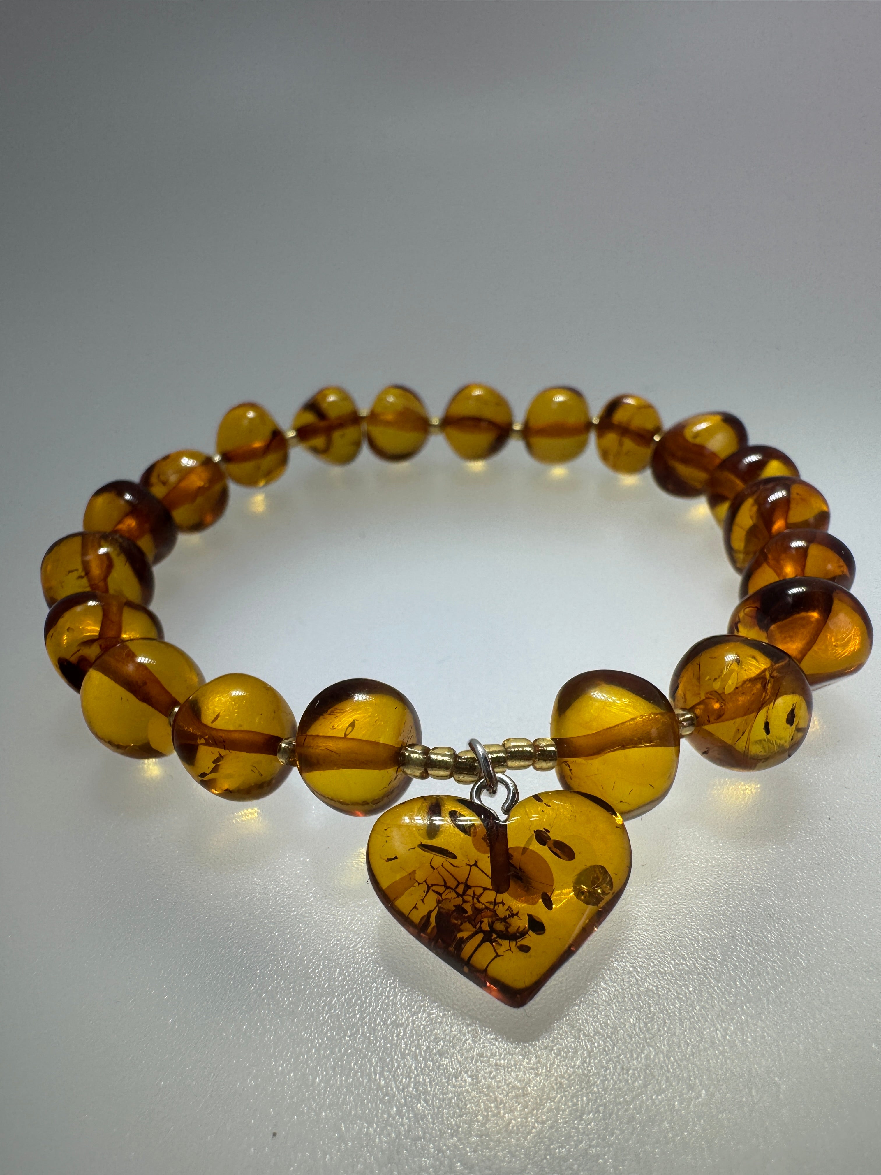 Honey Love in Amber - Baltic amber and Heart stretch bracelet