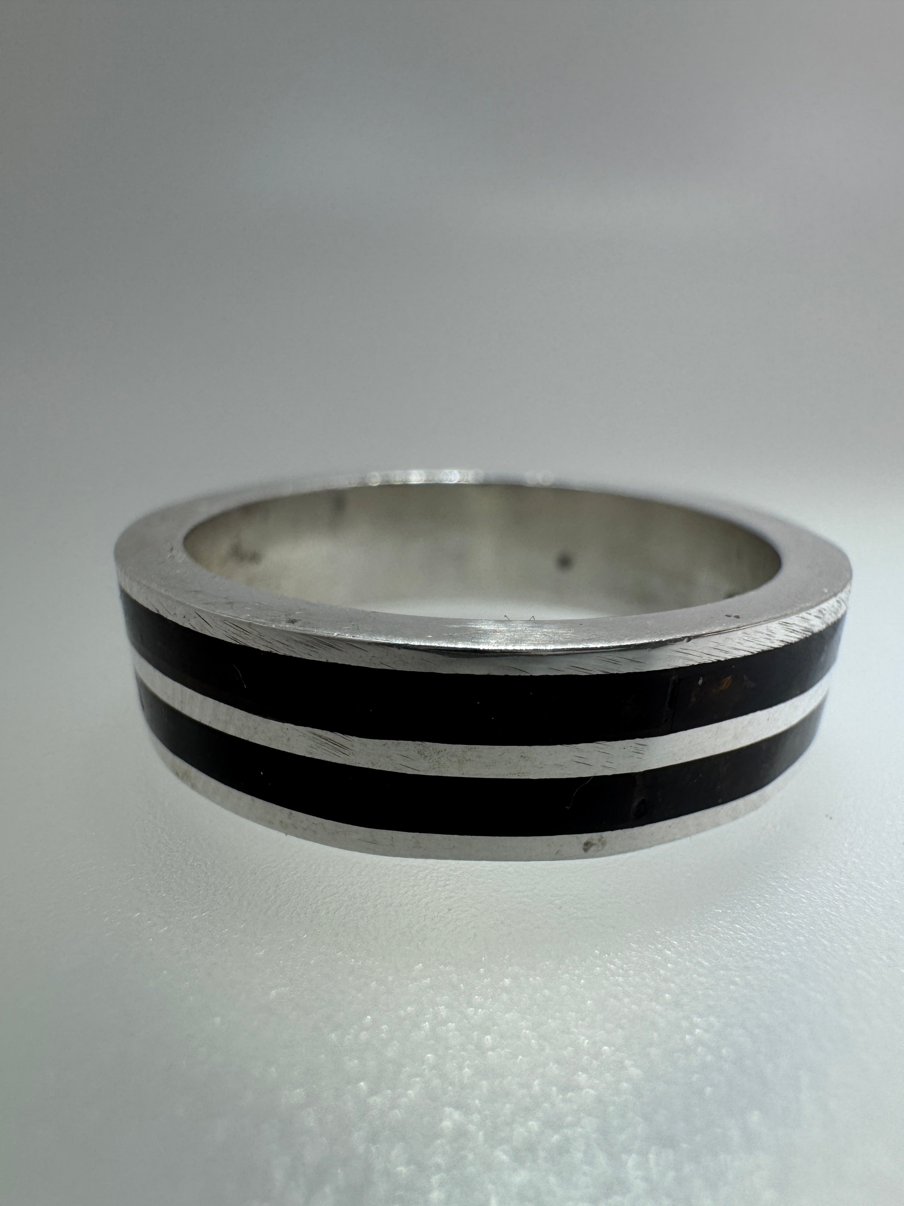 Men’s Baltic All-Around Amber Inlay Statement Ring – Polished Band, Everyday Comfort Fit