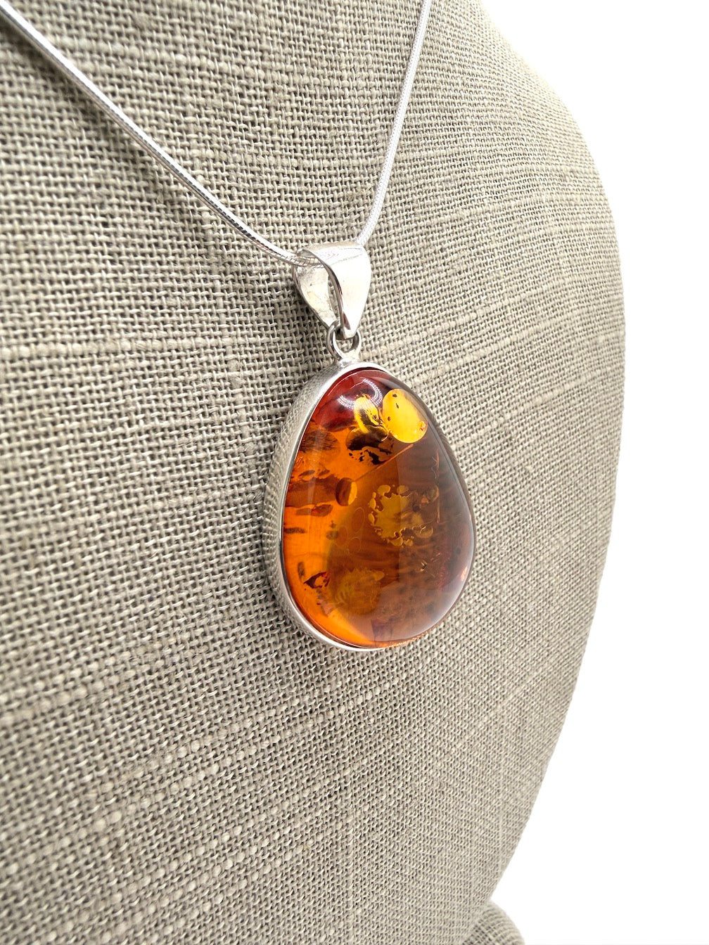 Sterling Silver Honey Baltic Amber Ombre Pendant Necklace – Genuine Baltic Amber Jewelry