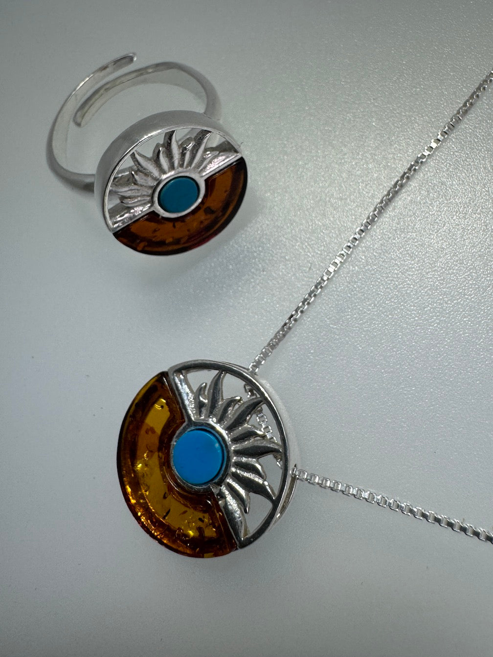 Boho-Style American Indian Inspired Ring – Inlaid Baltic Amber & Genuine Turquoise