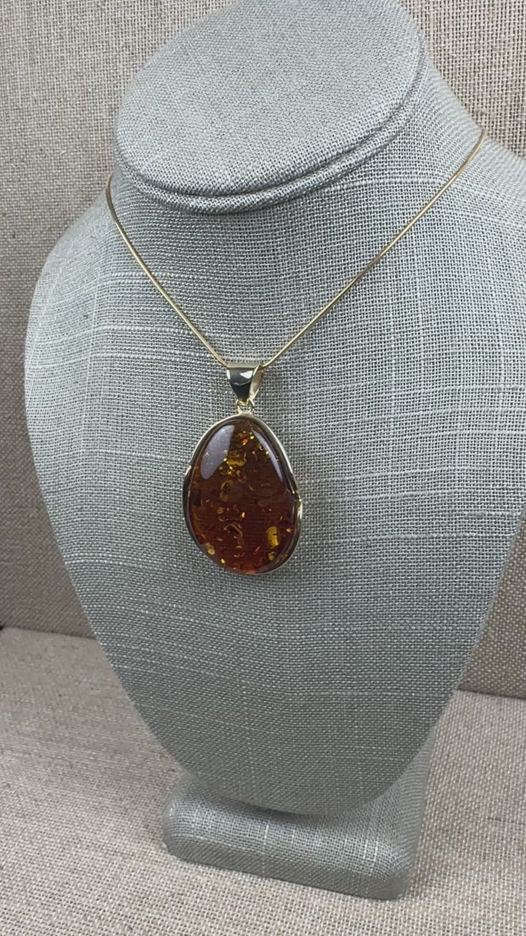 Handmade in Poland Gold Plated Sterling Silver Honey Baltic Amber Ombre Pendant Necklace – Genuine Baltic Amber Jewelry